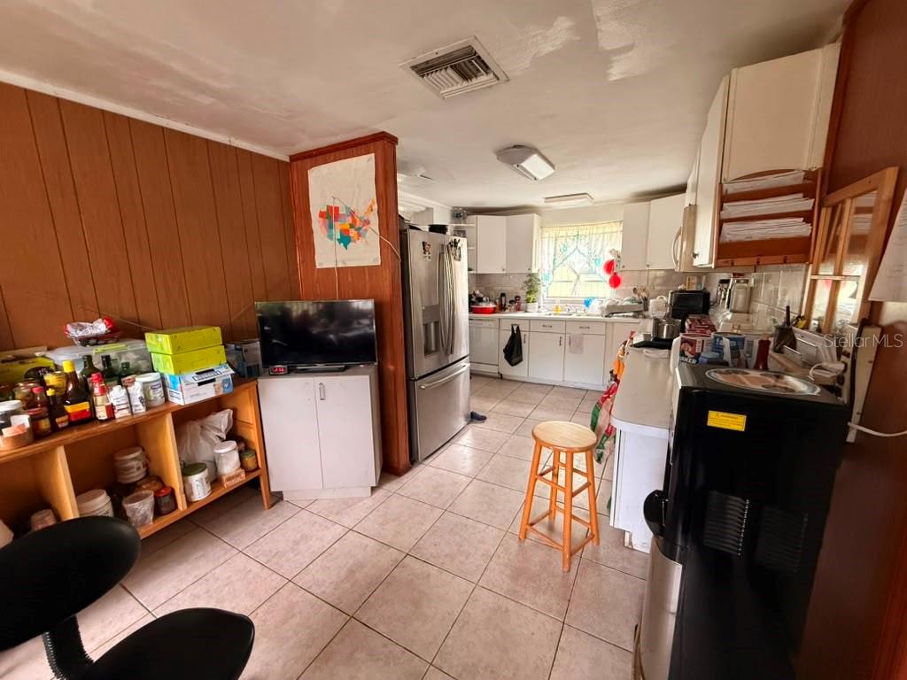 4203 S Trask St Property Photo 8