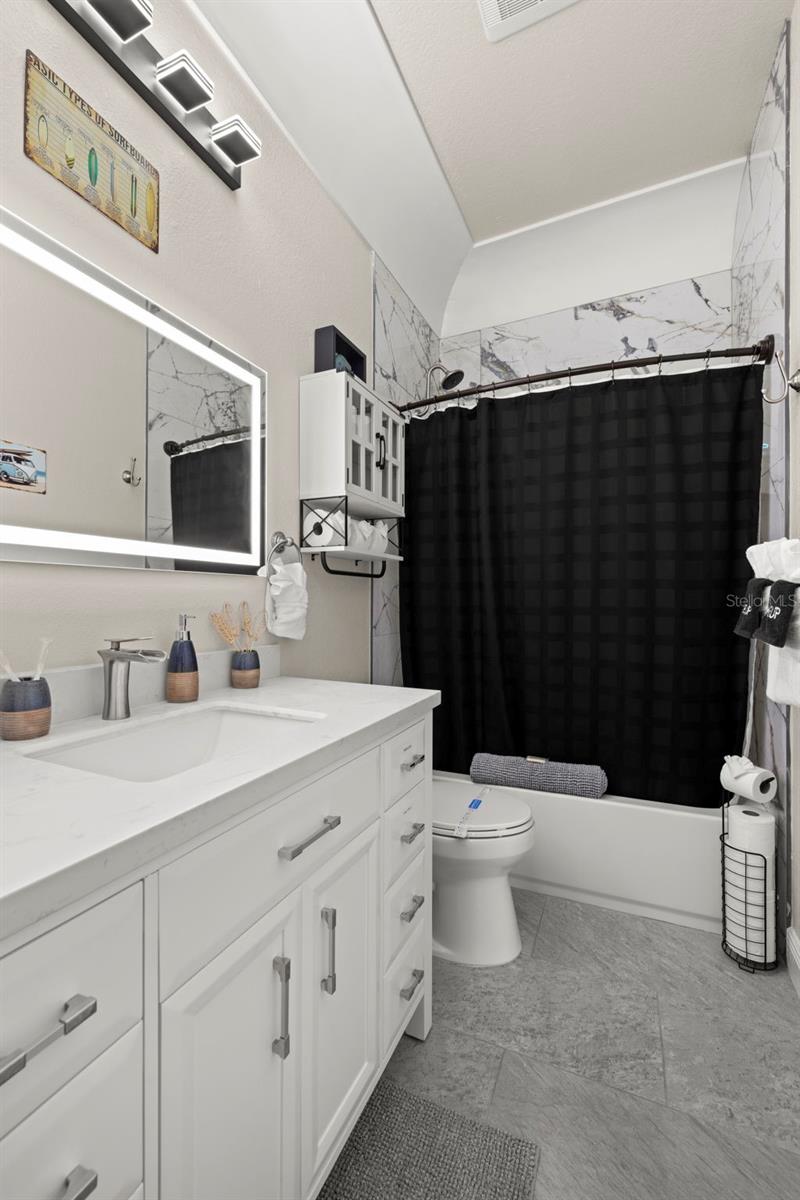 2526 W Union St Property Photo 12
