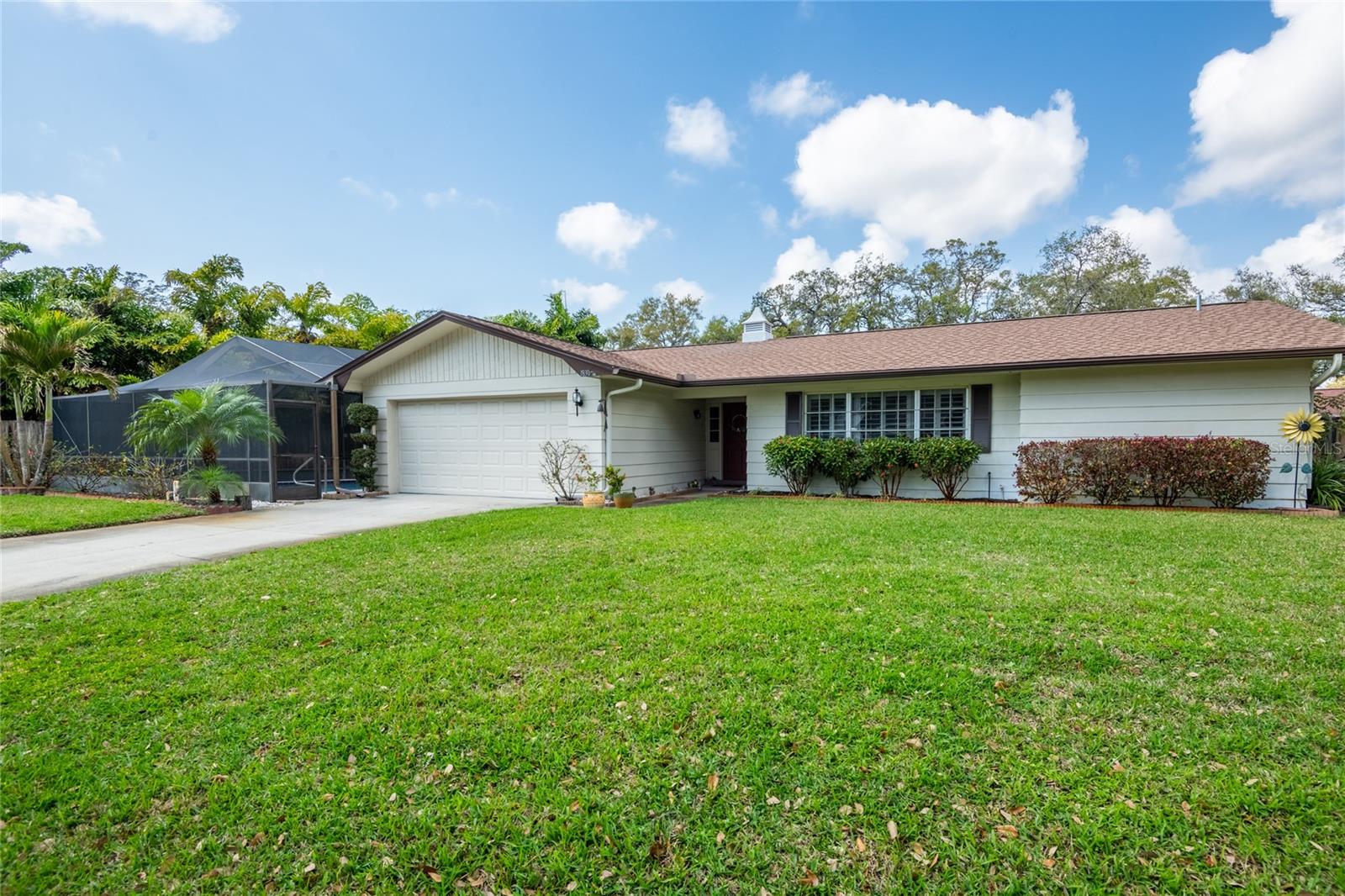 1830 Oak Forest Dr S Property Photo 1
