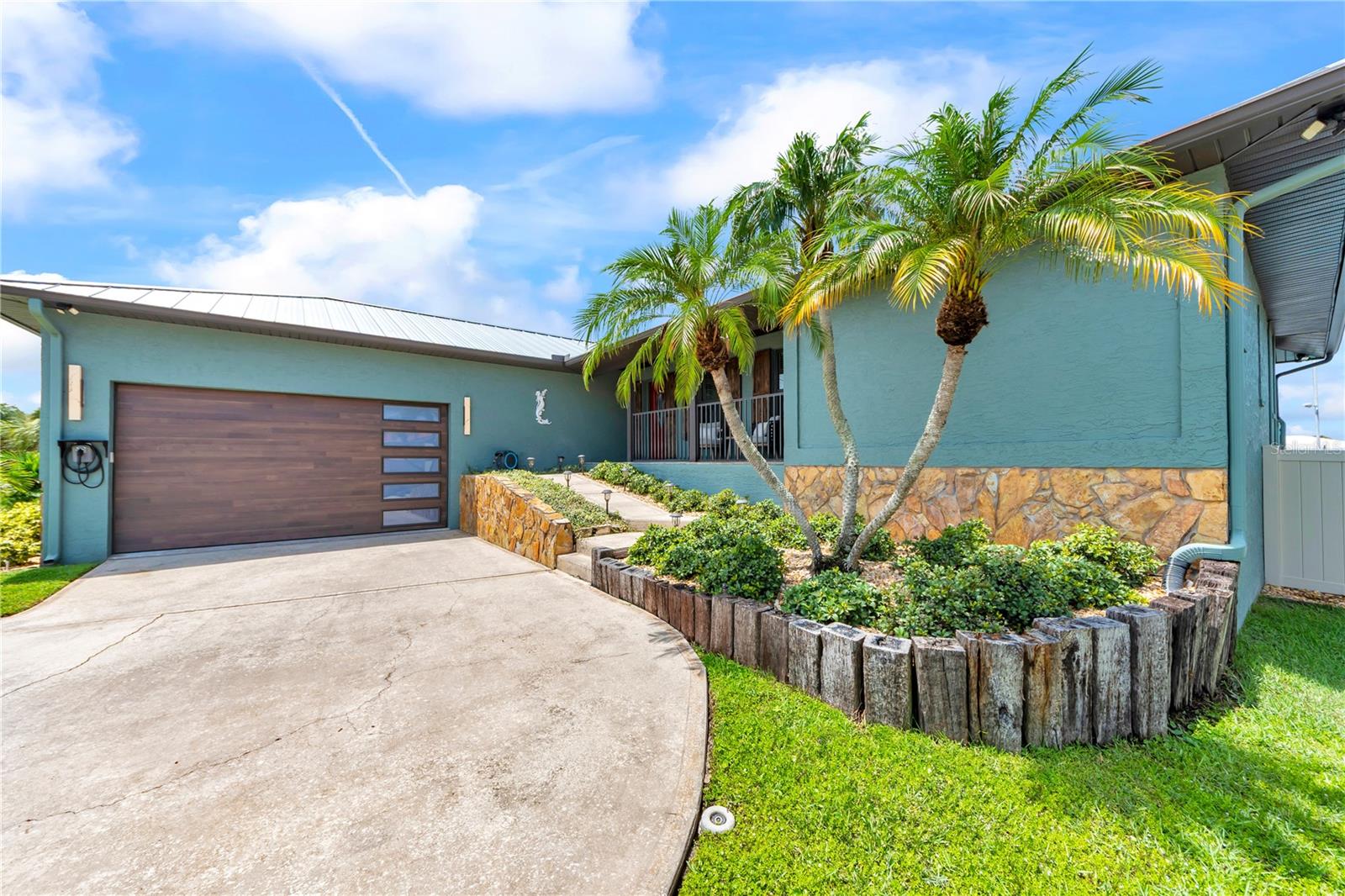 5004 Ensign Loop Property Photo 10