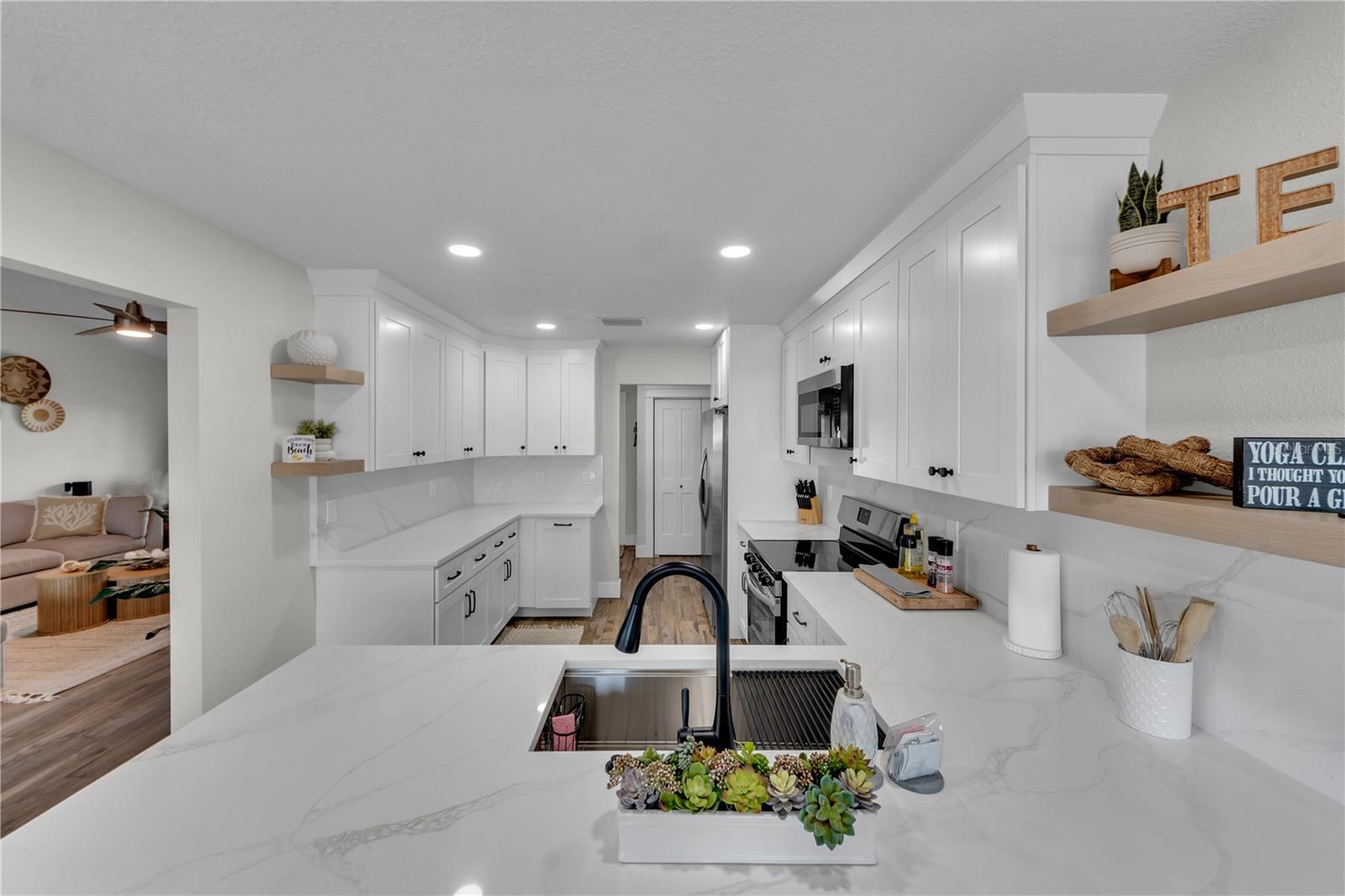 5004 Ensign Loop Property Photo 17