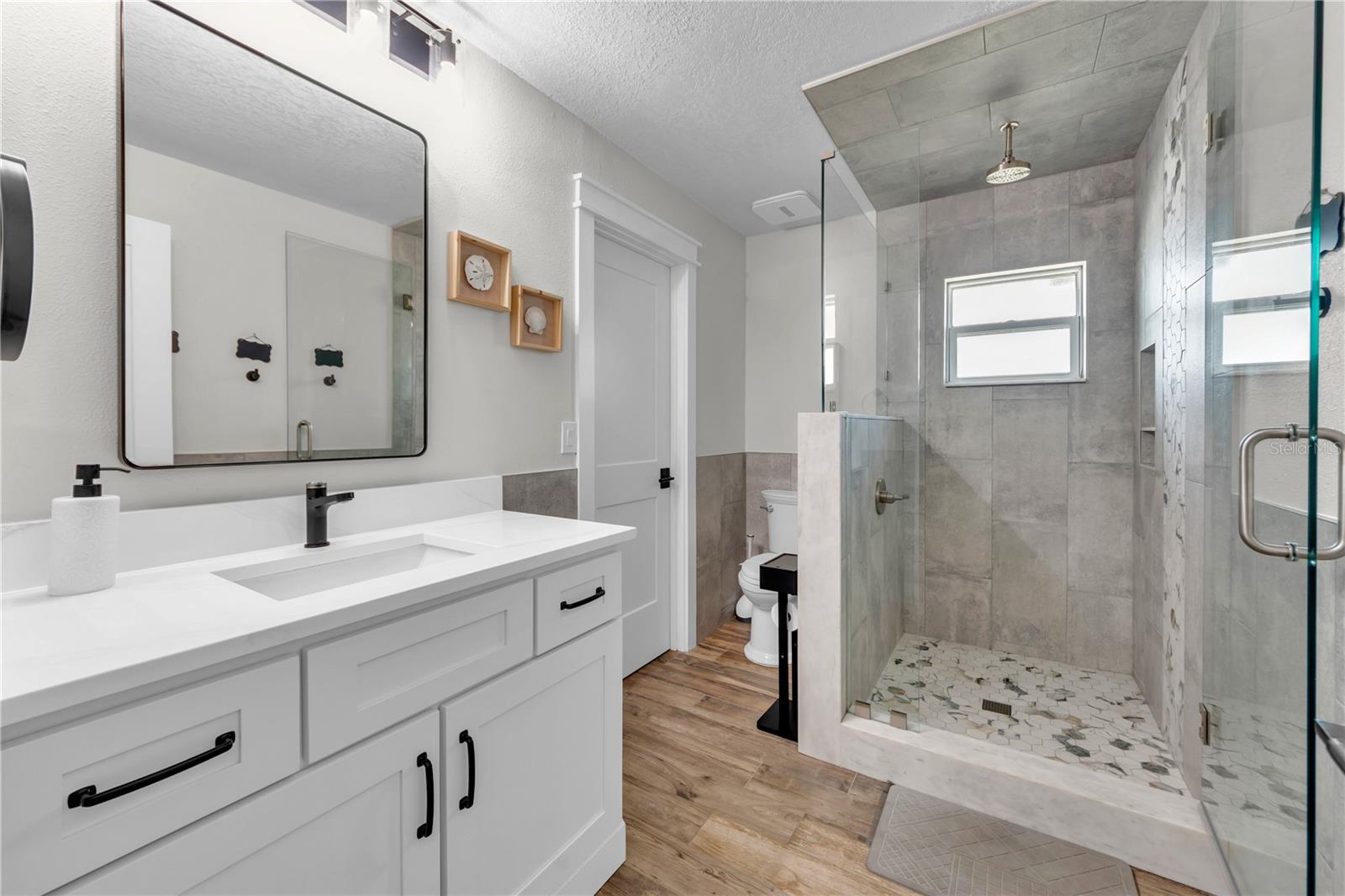 5004 Ensign Loop Property Photo 31