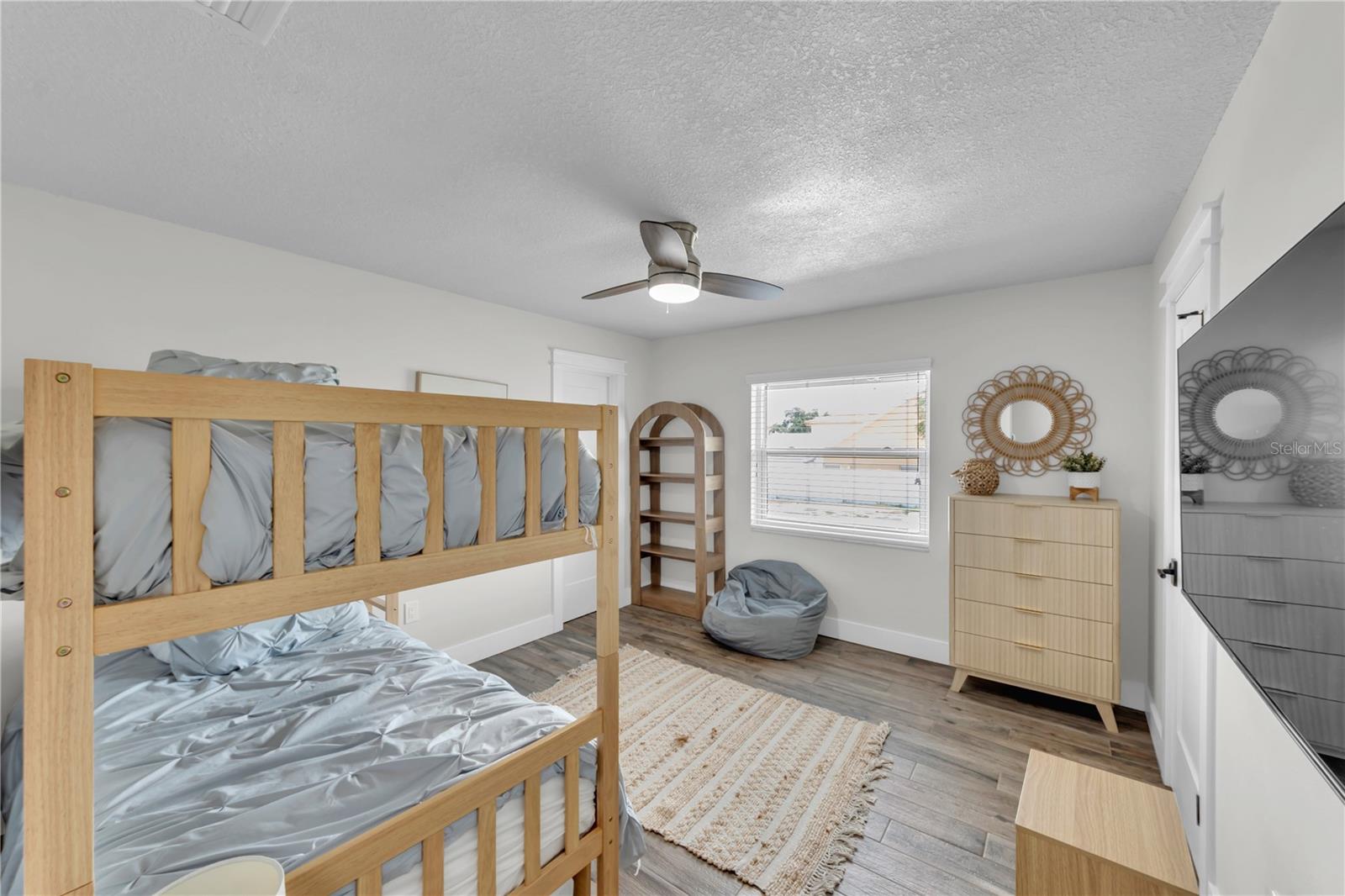 5004 Ensign Loop Property Photo 34