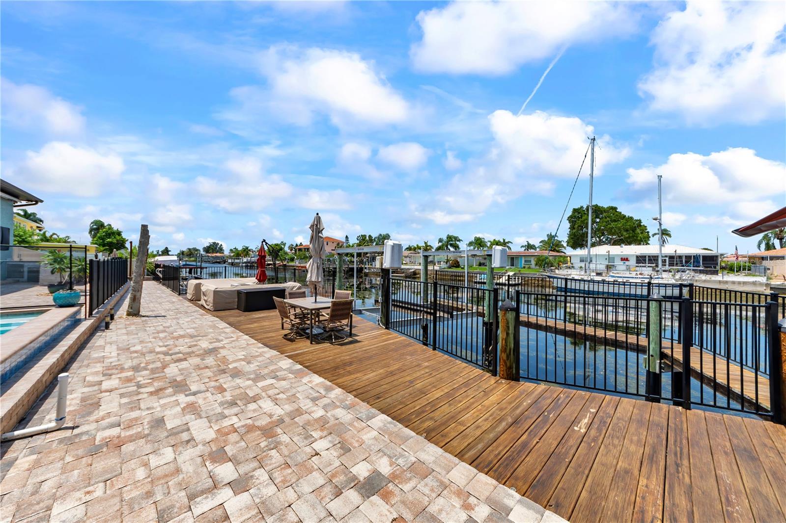 5004 Ensign Loop Property Photo 46