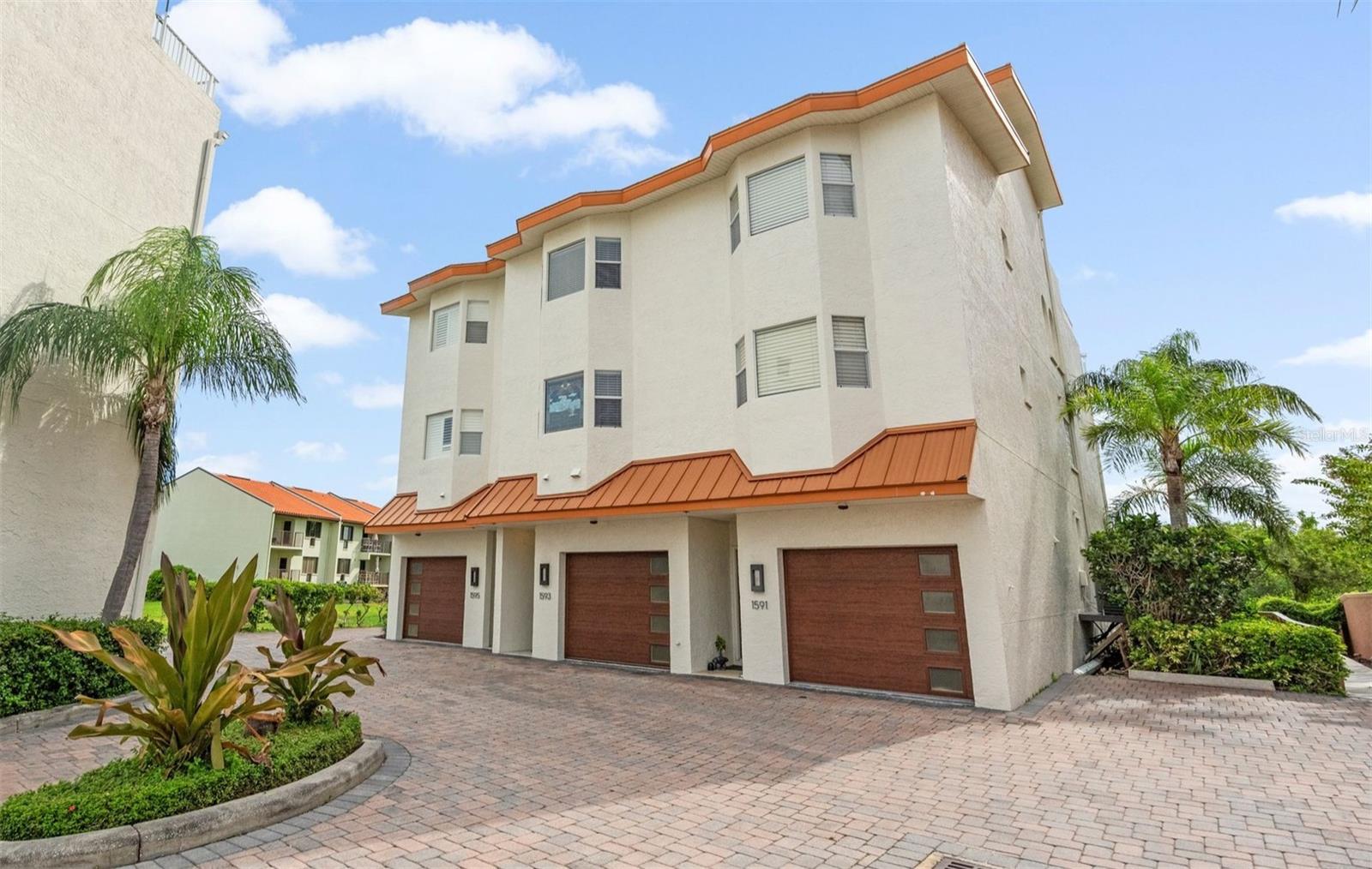 1593 PINELLAS BAYWAY S Property Photo 1