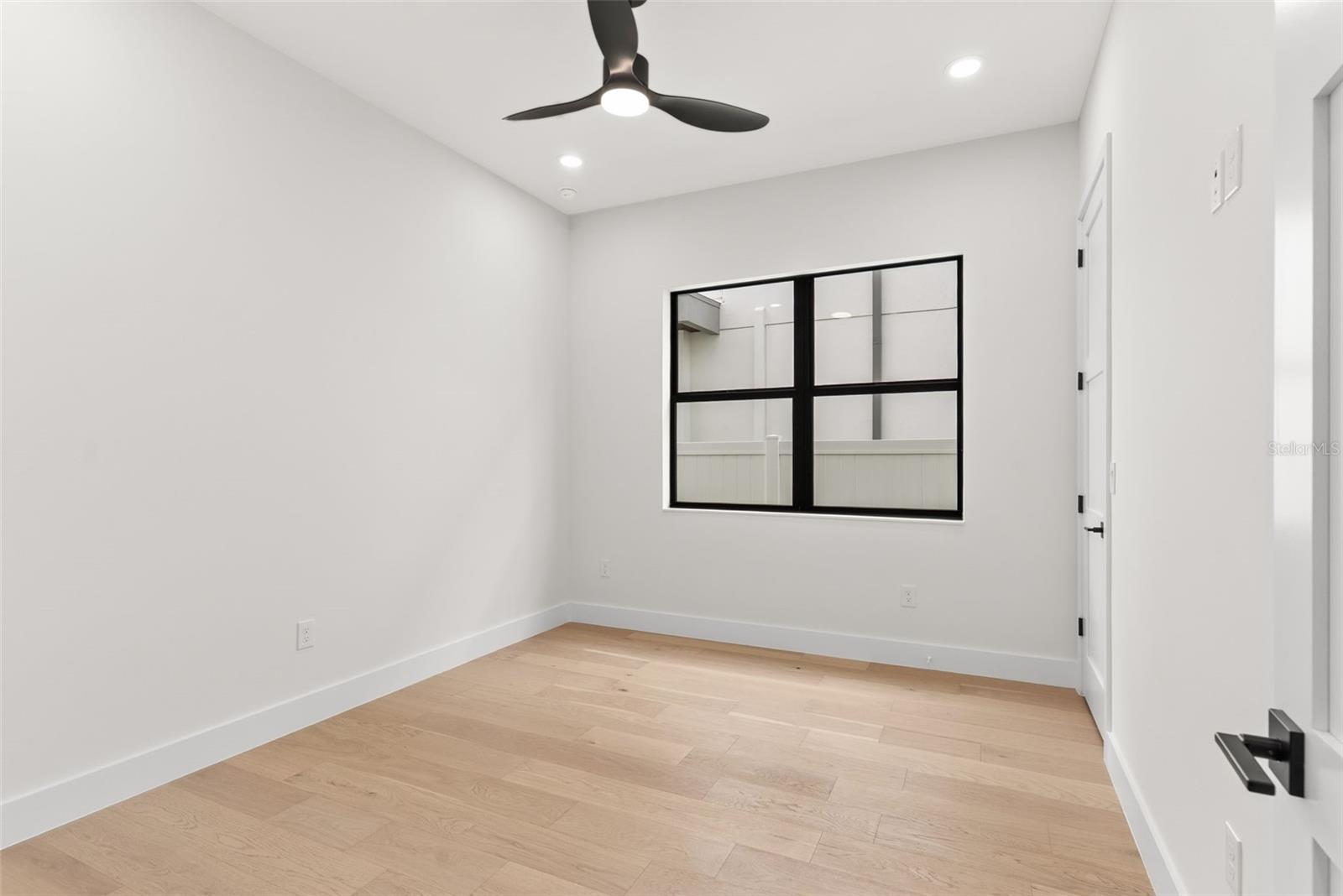 1005 W Braddock St Property Photo 23