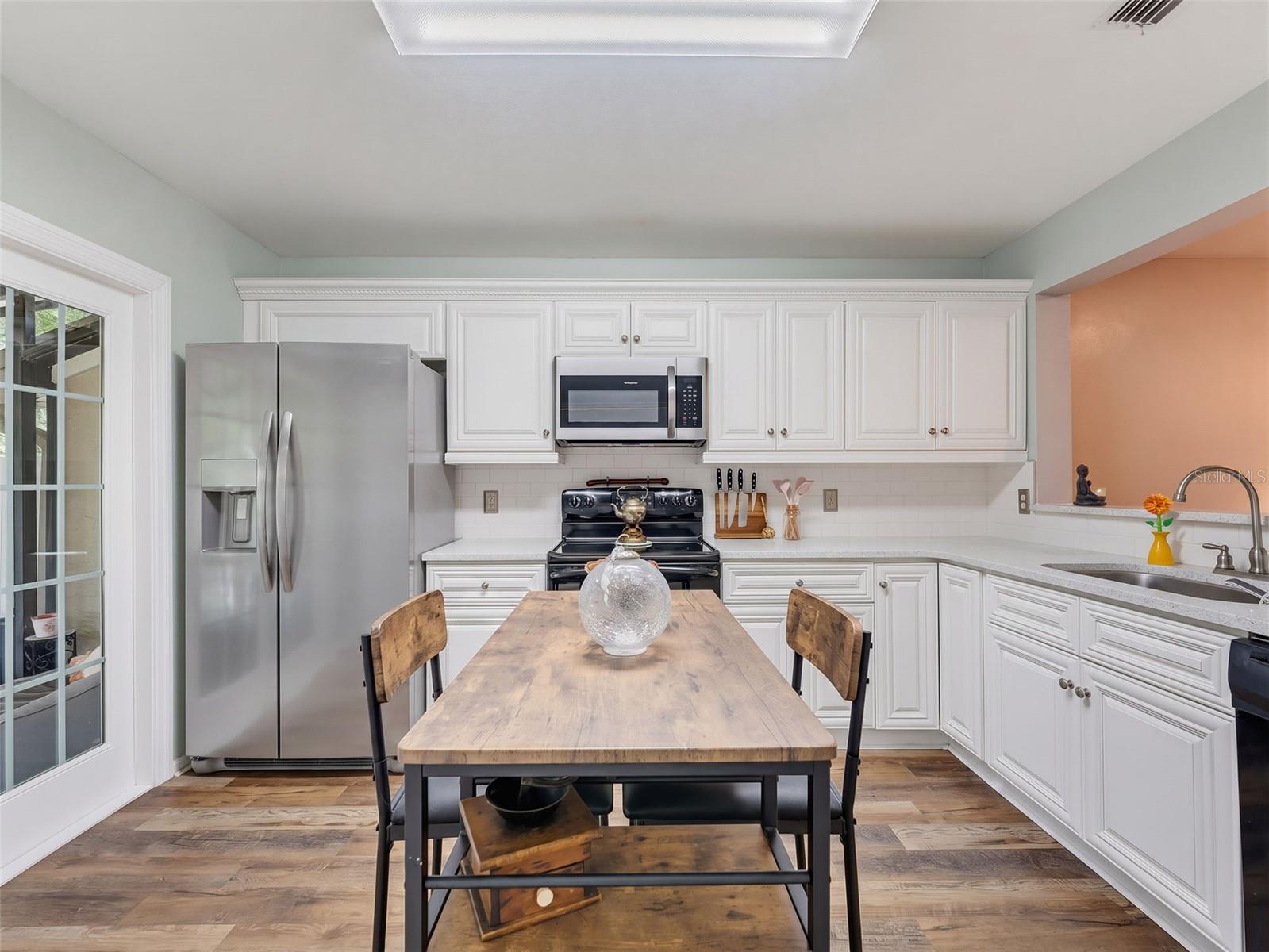 5100 Burchette Rd #905 Property Photo 10