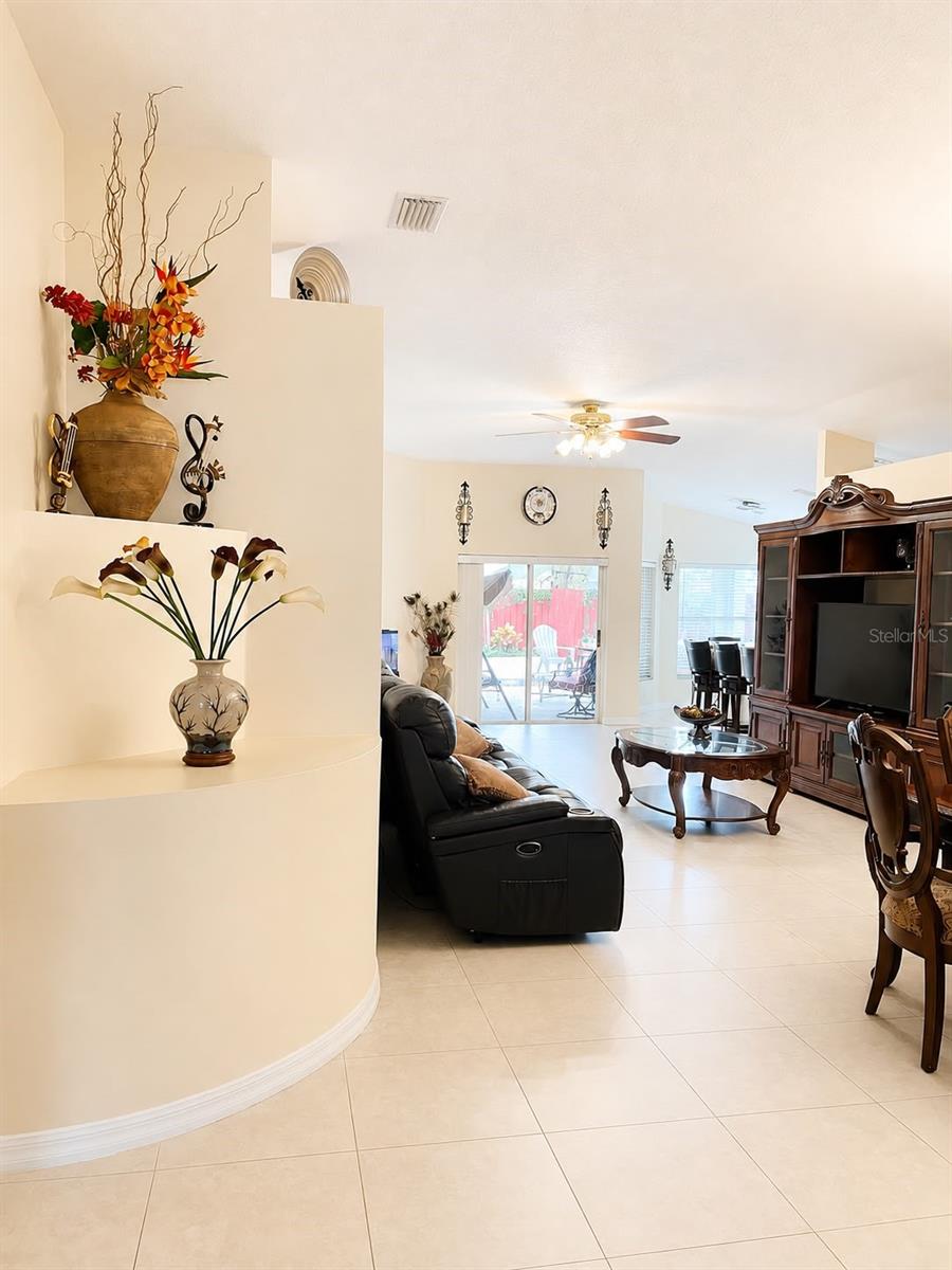 9708 White Barn Way Property Photo 3