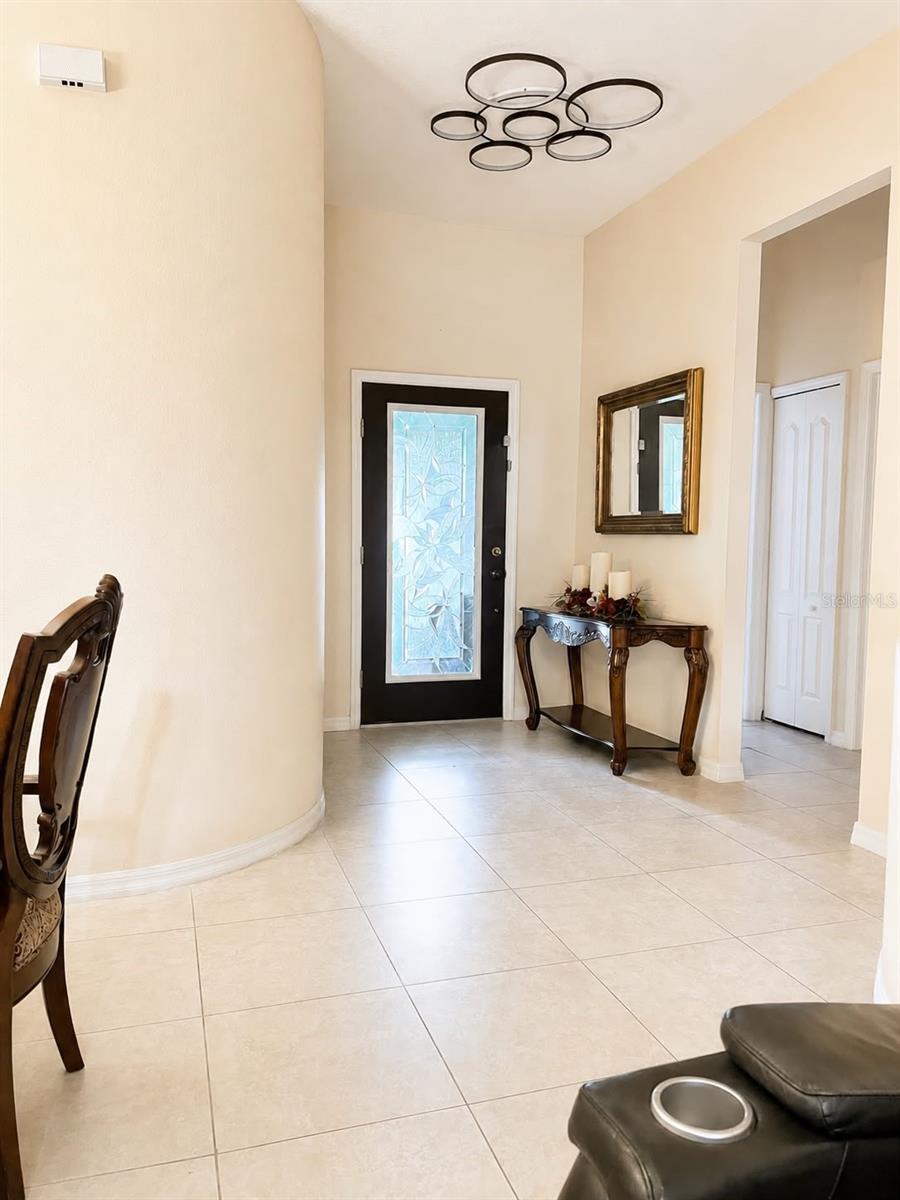 9708 White Barn Way Property Photo 4