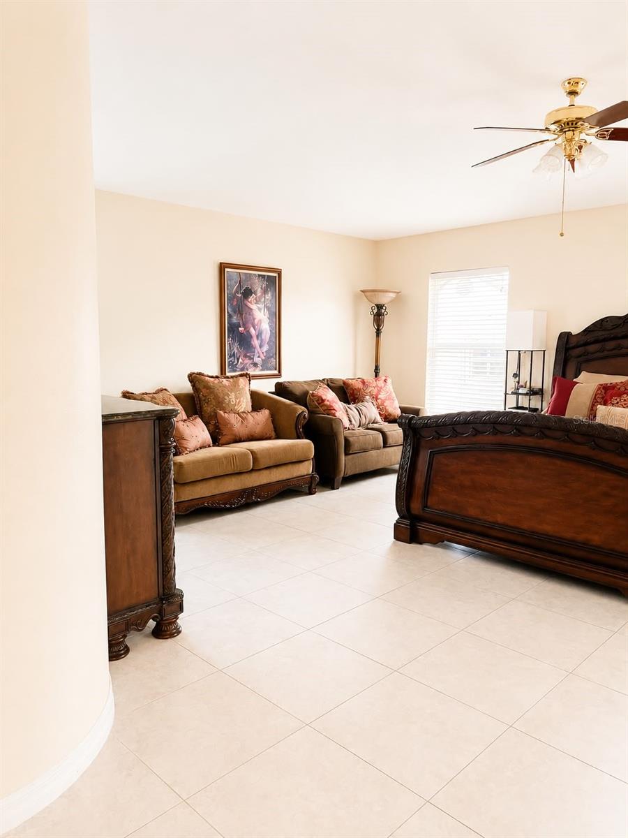9708 White Barn Way Property Photo 10