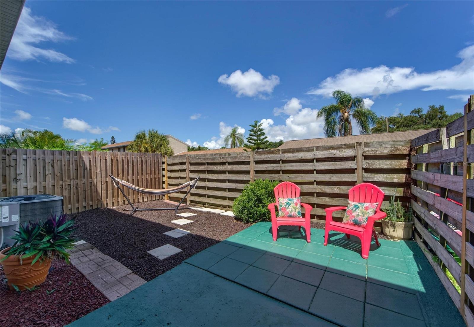 1131 Longfellow Rd Property Photo 3