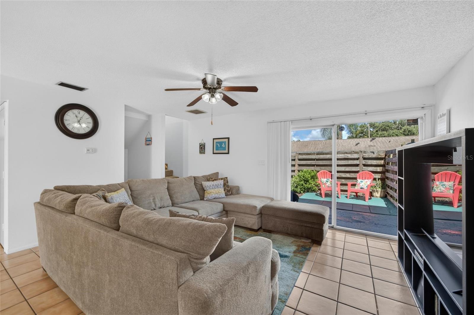 1131 Longfellow Rd Property Photo 4