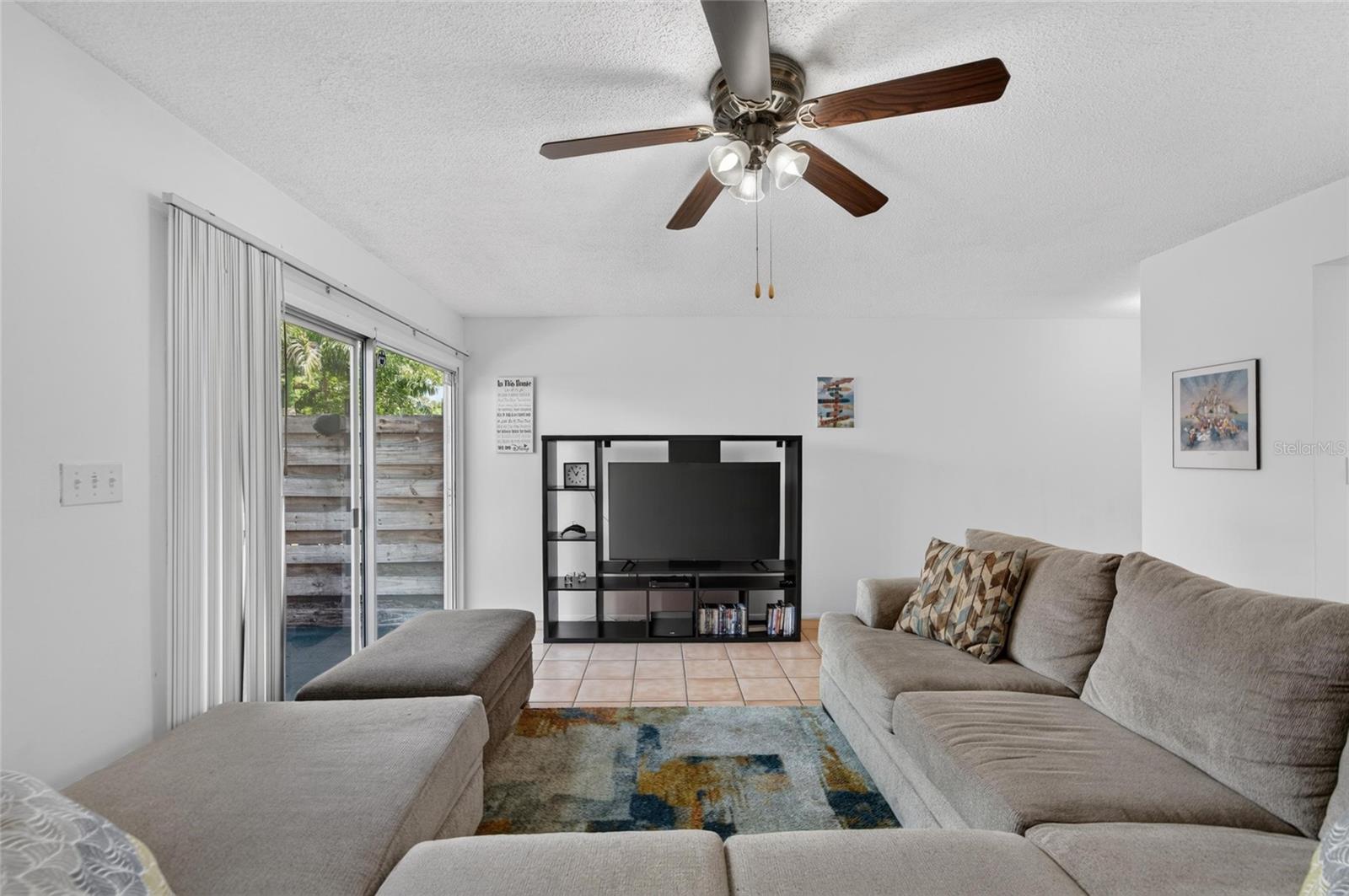 1131 Longfellow Rd Property Photo 6