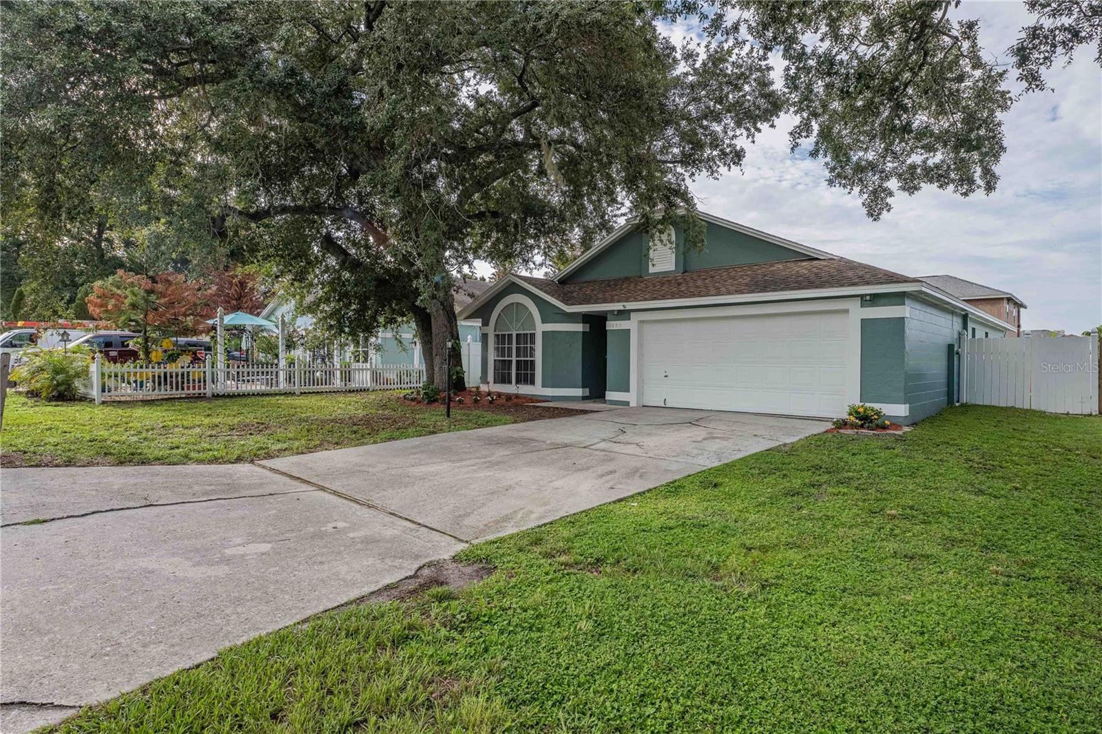 1695 Lakeside Dr Property Photo 1