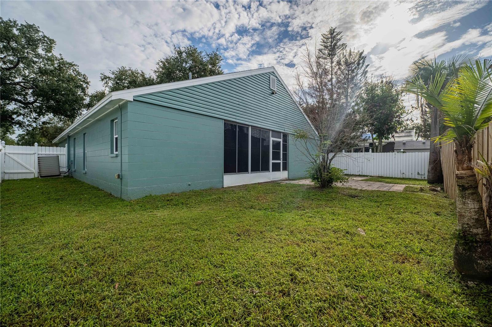 1695 Lakeside Dr Property Photo 31