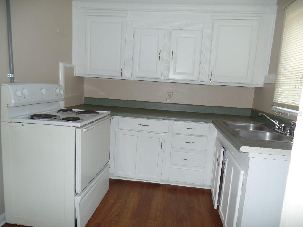 2425 Dr Martin Luther King Jr St S Property Photo 5