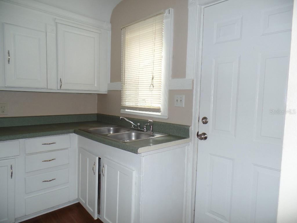2425 Dr Martin Luther King Jr St S Property Photo 6