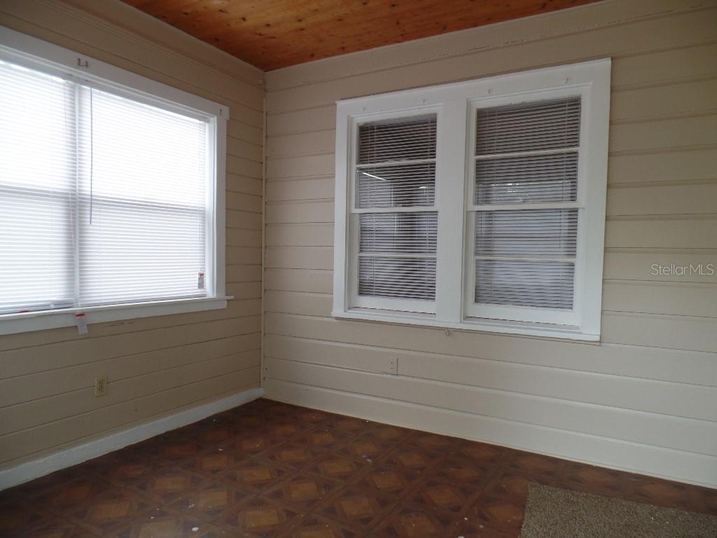 2425 Dr Martin Luther King Jr St S Property Photo 11