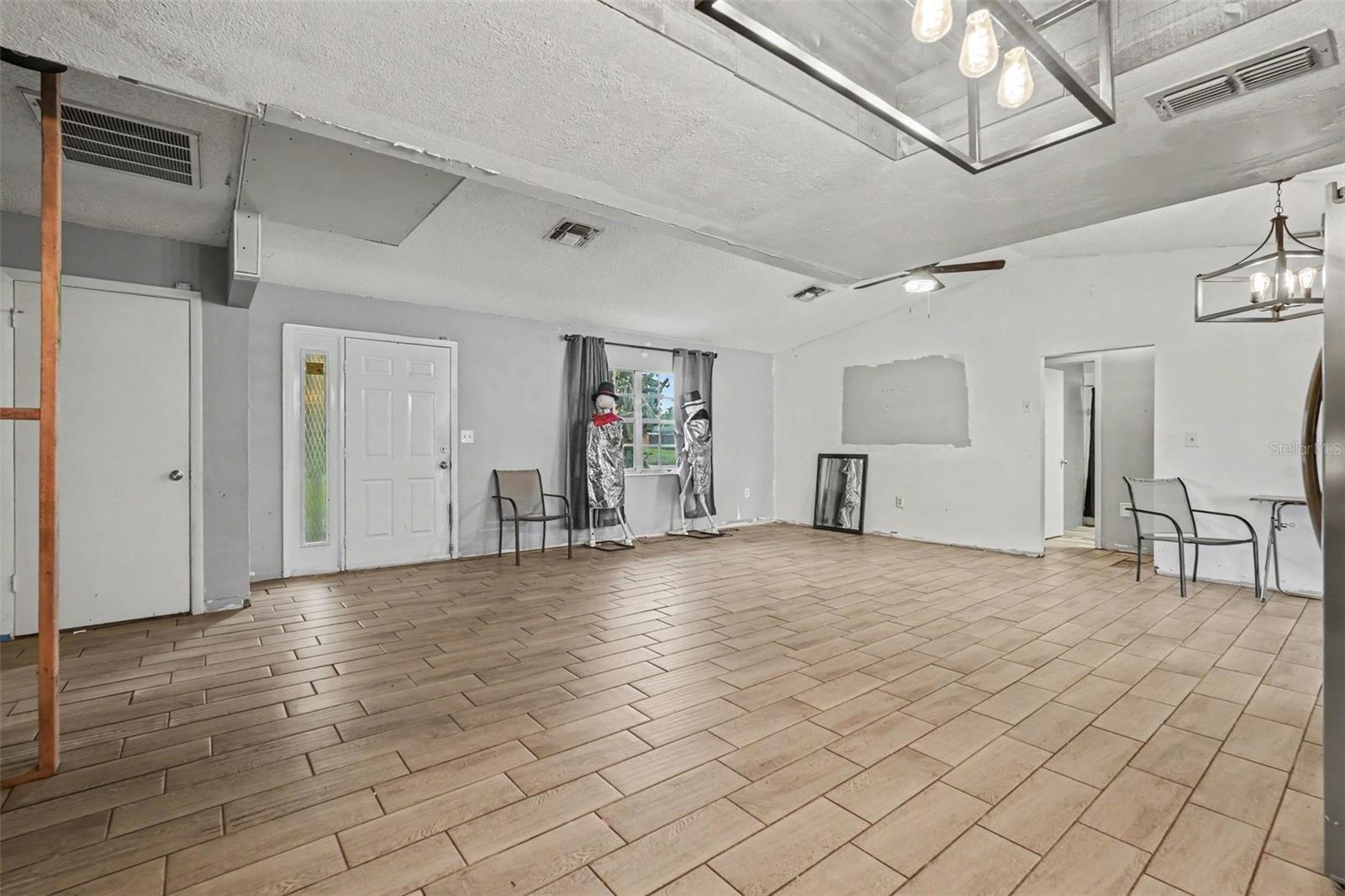 4233 Dristol Ave Property Photo 4