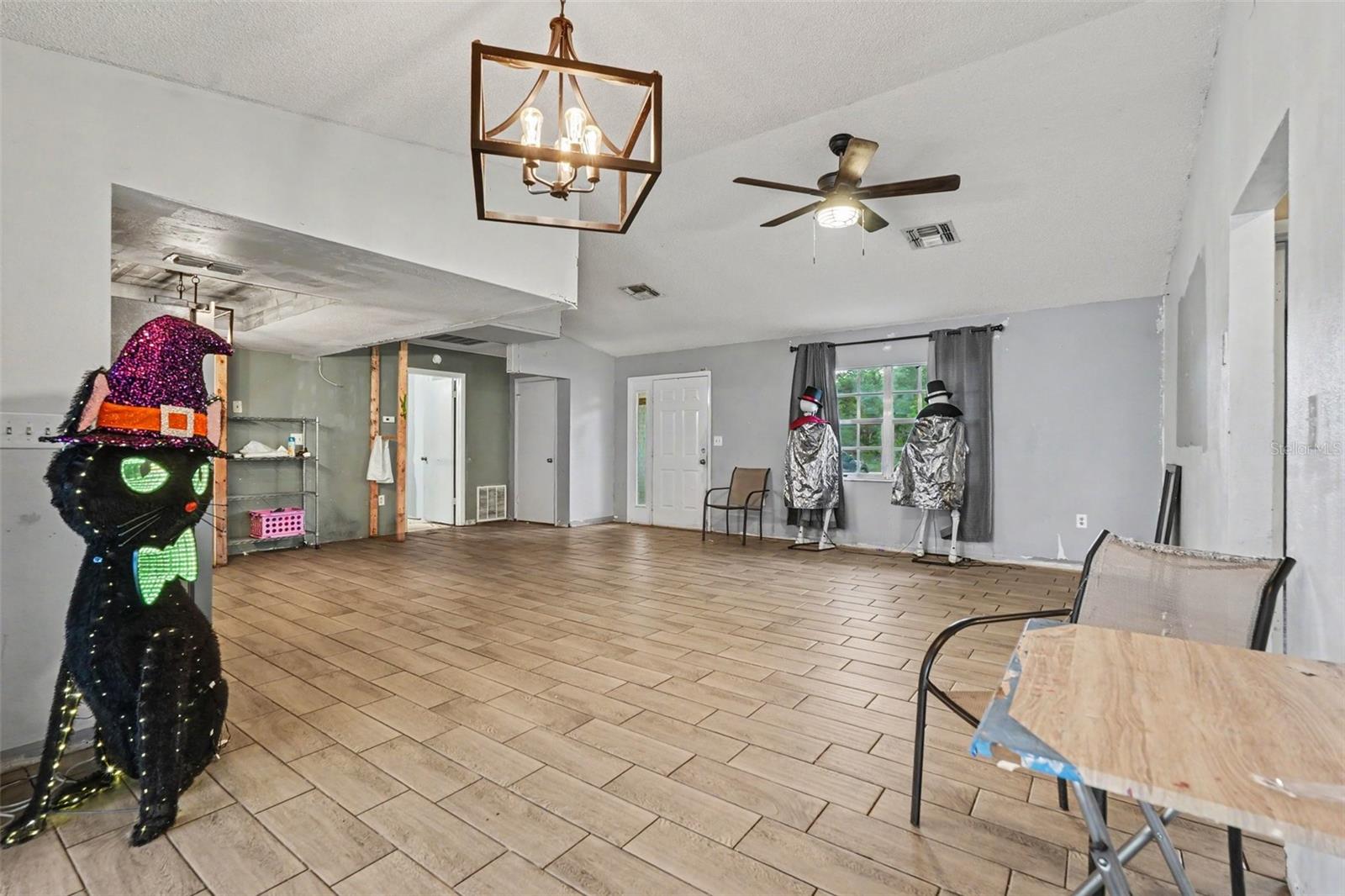 4233 Dristol Ave Property Photo 7