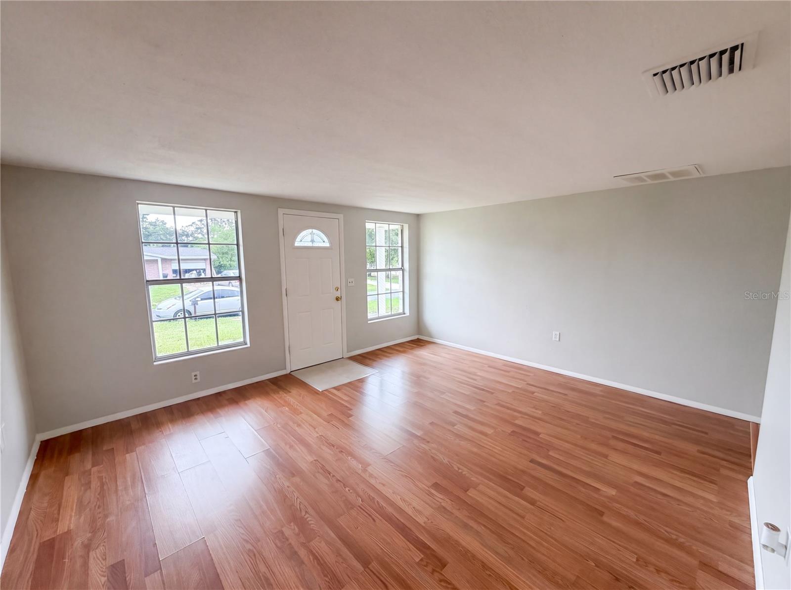 4639 Irene Loop Property Photo 5