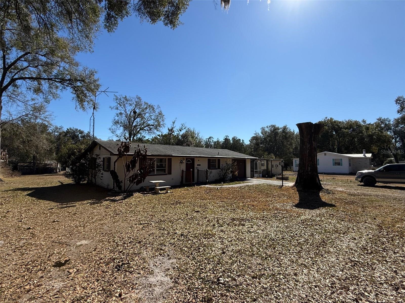 4404 Areca Palm Dr Property Photo 2