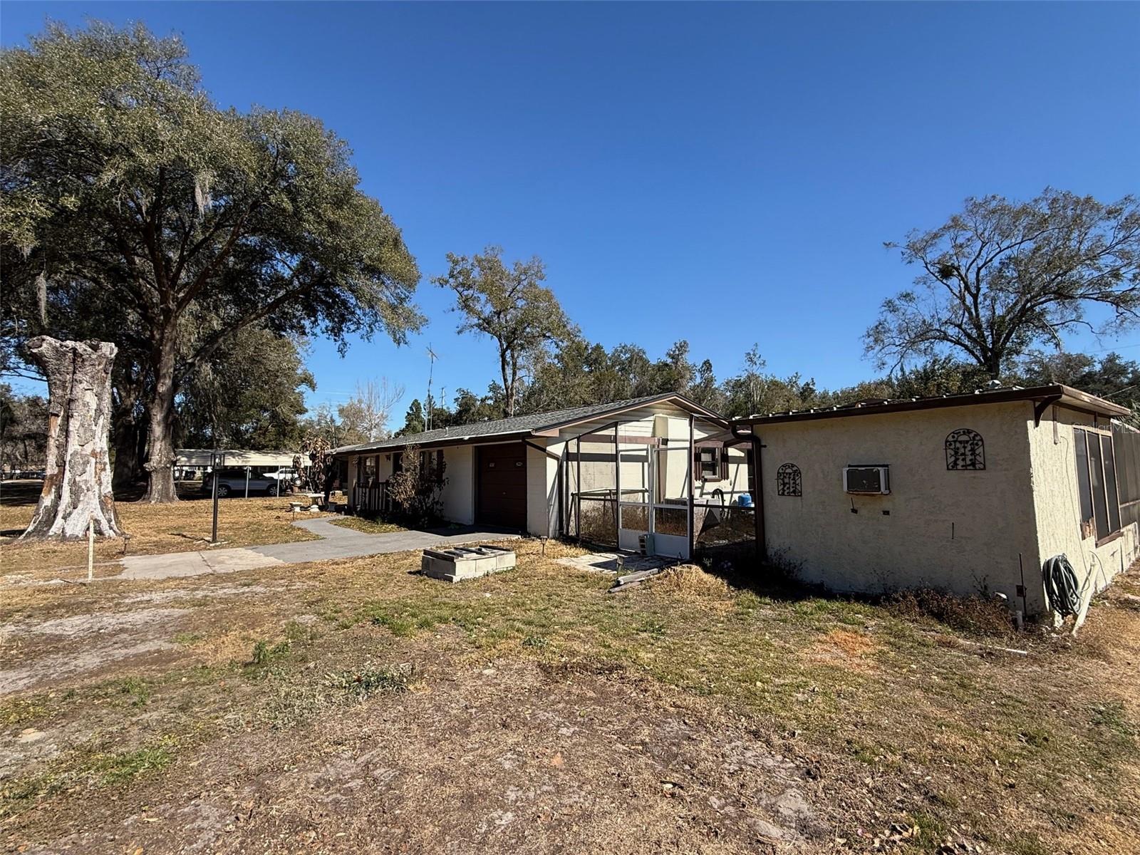 4404 Areca Palm Dr Property Photo 3