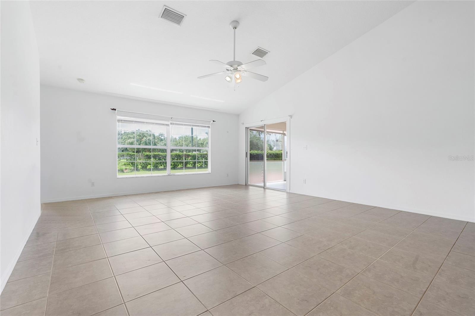 6412 Laurelwood Dr Property Photo 18