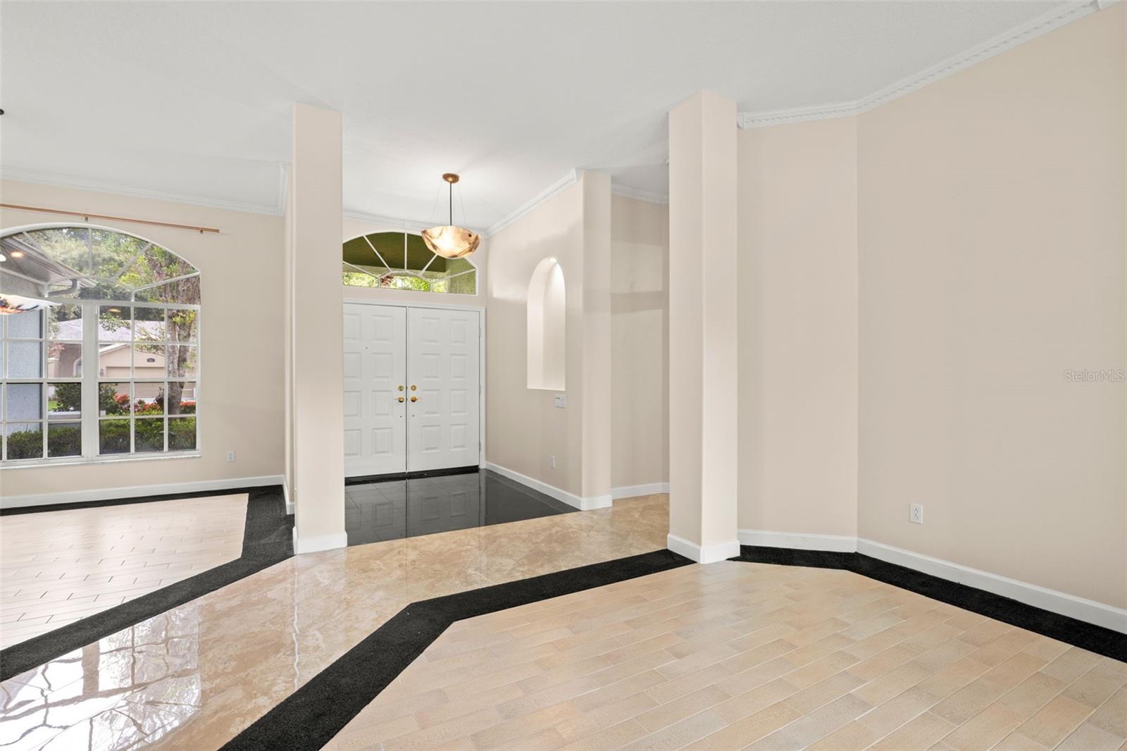 5501 Stag Thicket Ln Property Photo 6