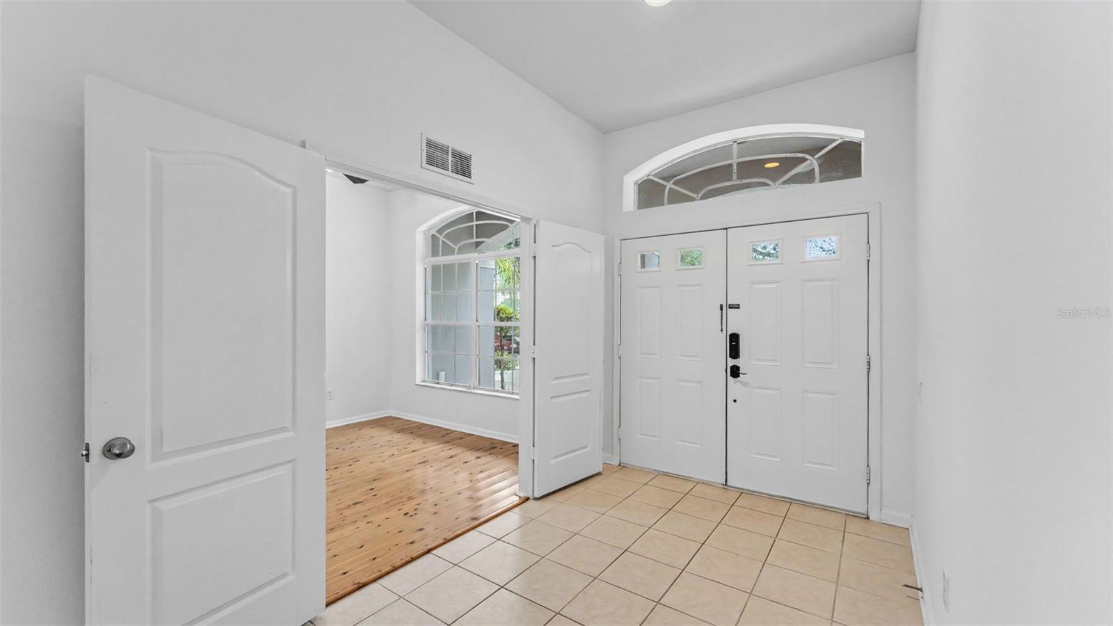 2041 Heartland Cir Property Photo 7