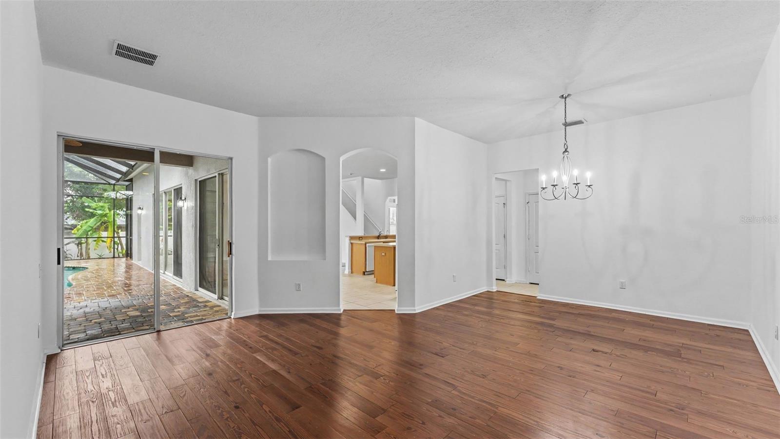 2041 Heartland Cir Property Photo 9