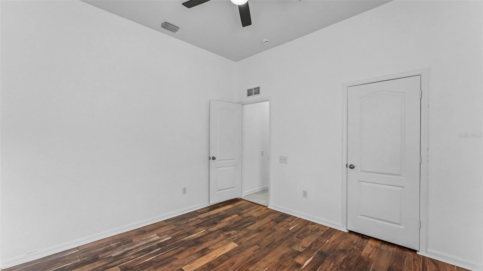 2041 Heartland Cir Property Photo 34