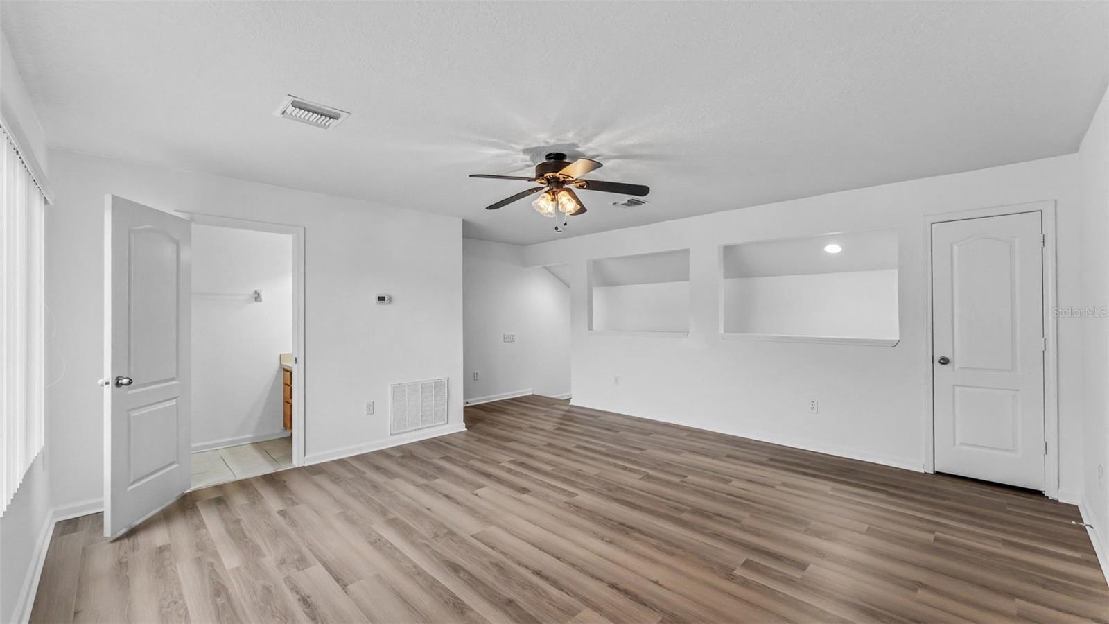 2041 Heartland Cir Property Photo 46