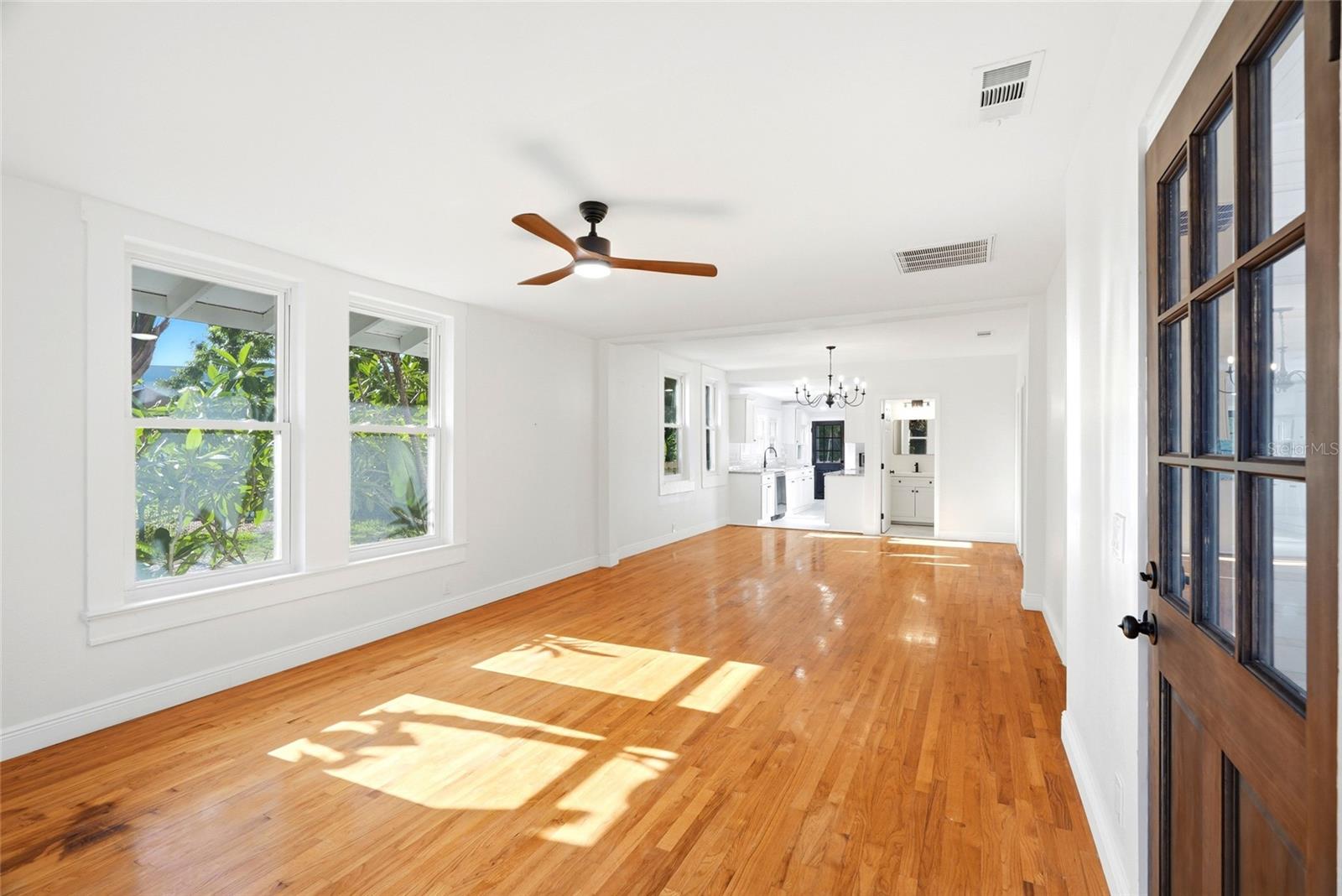 511 E Frances Ave Property Photo 6