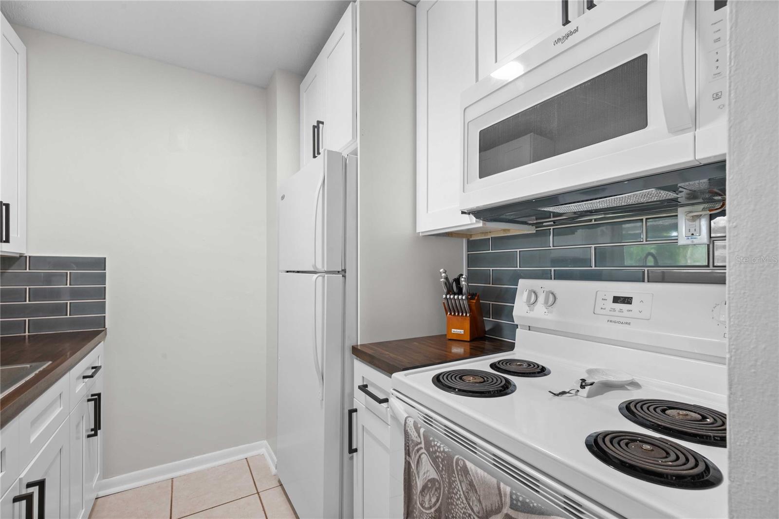 215 Abbeyville St Property Photo 8