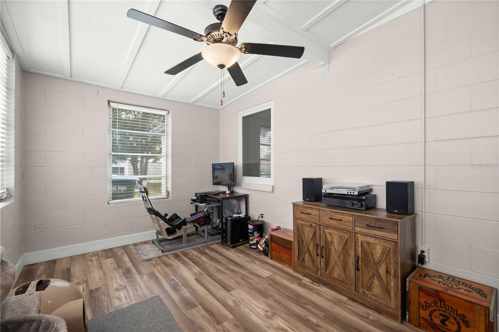 215 Abbeyville St Property Photo 23