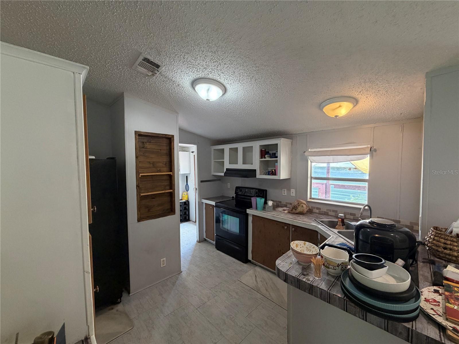 17828 Alexson St Property Photo 7