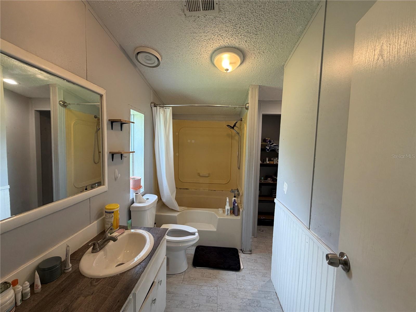 17828 Alexson St Property Photo 10