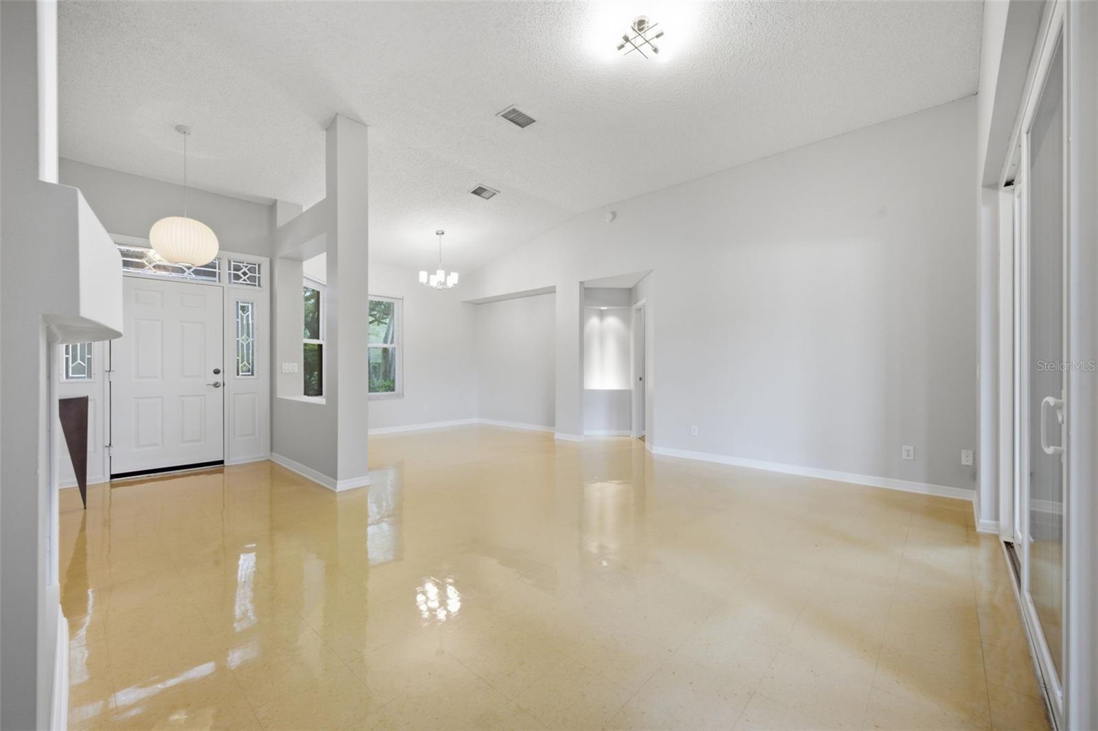 16416 Windsor Park Dr Property Photo 10