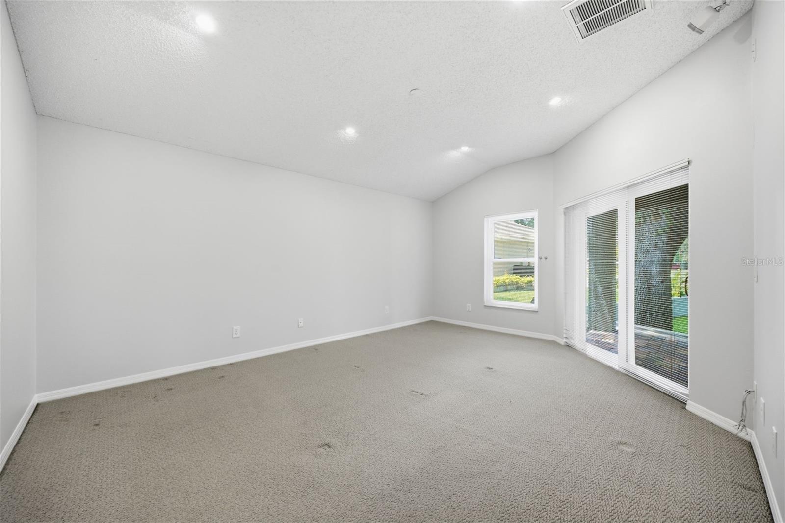 16416 Windsor Park Dr Property Photo 27