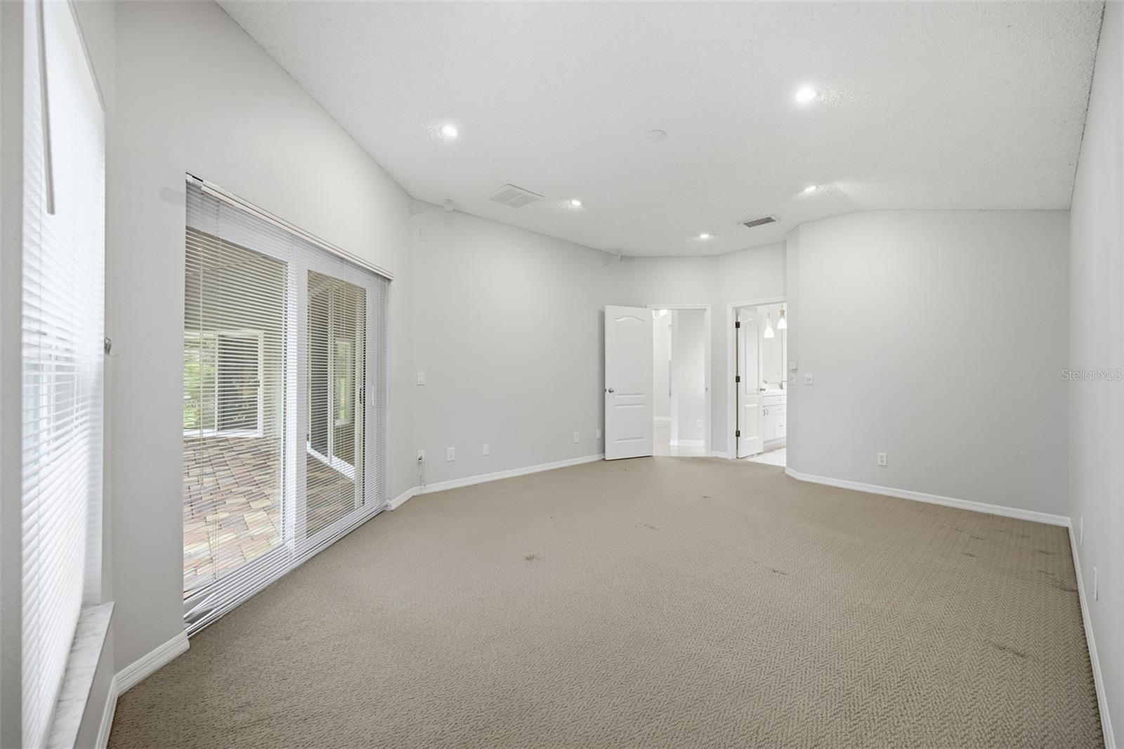 16416 Windsor Park Dr Property Photo 28