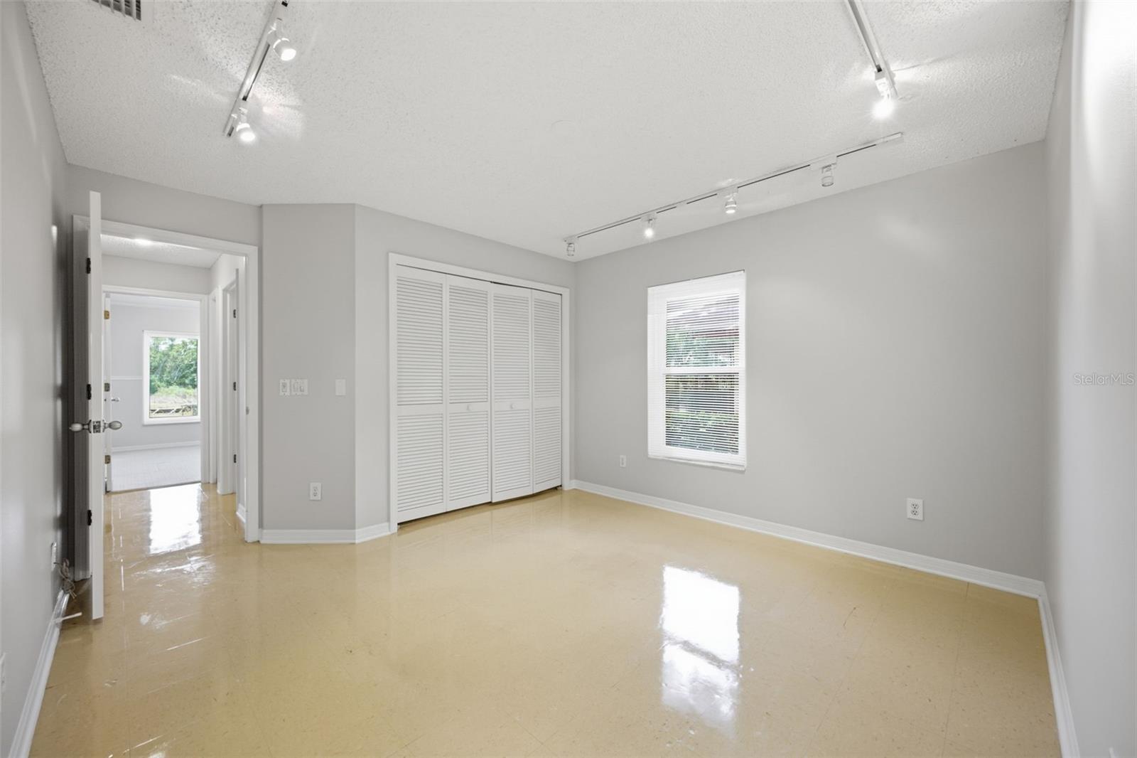 16416 Windsor Park Dr Property Photo 31