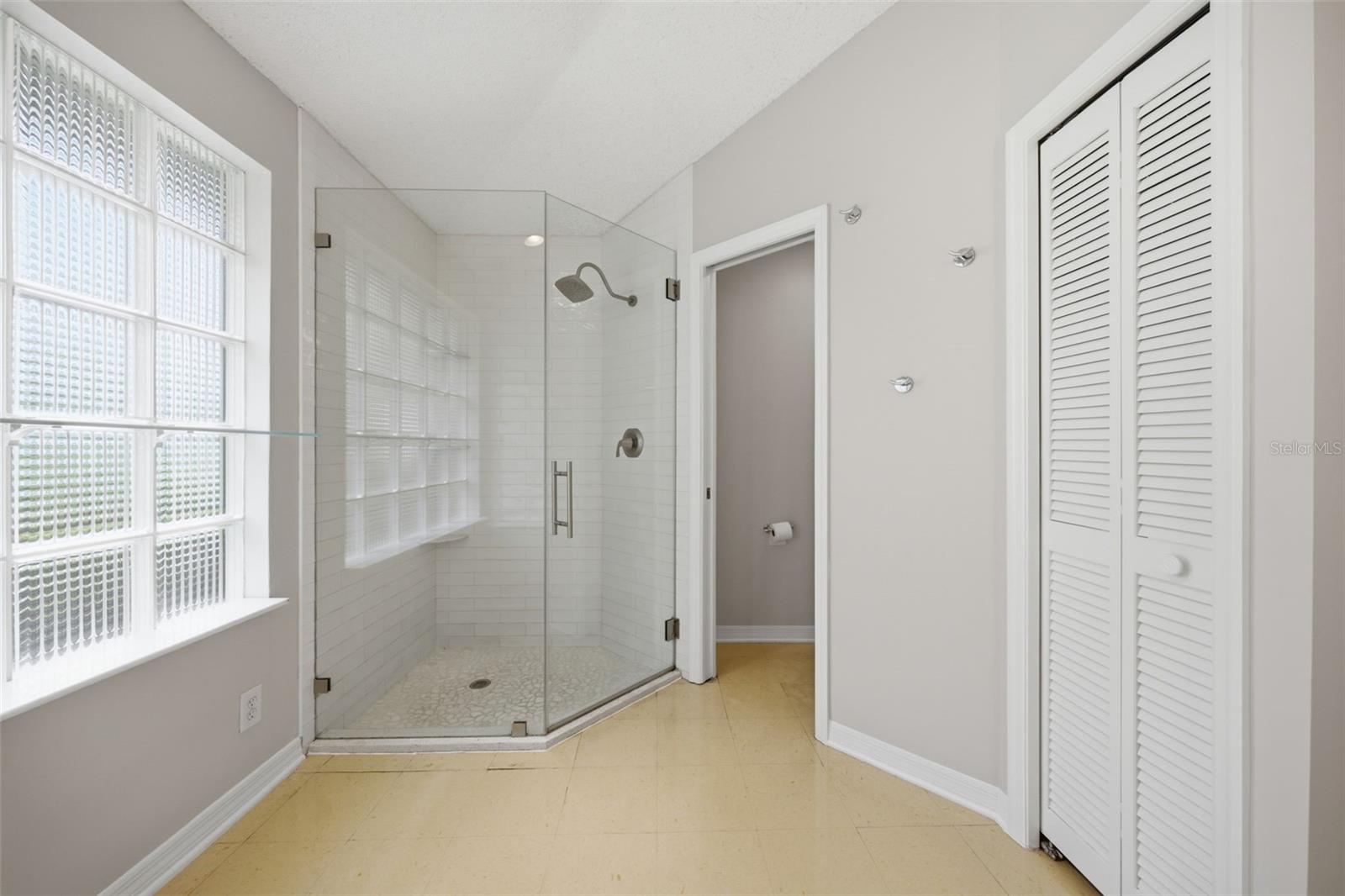 16416 Windsor Park Dr Property Photo 39