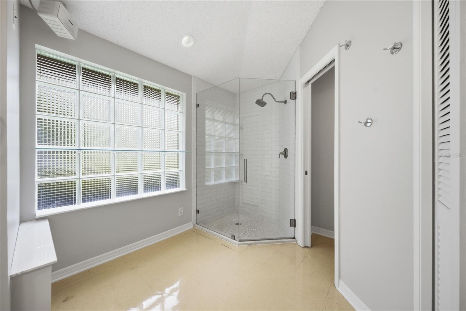 16416 Windsor Park Dr Property Photo 40