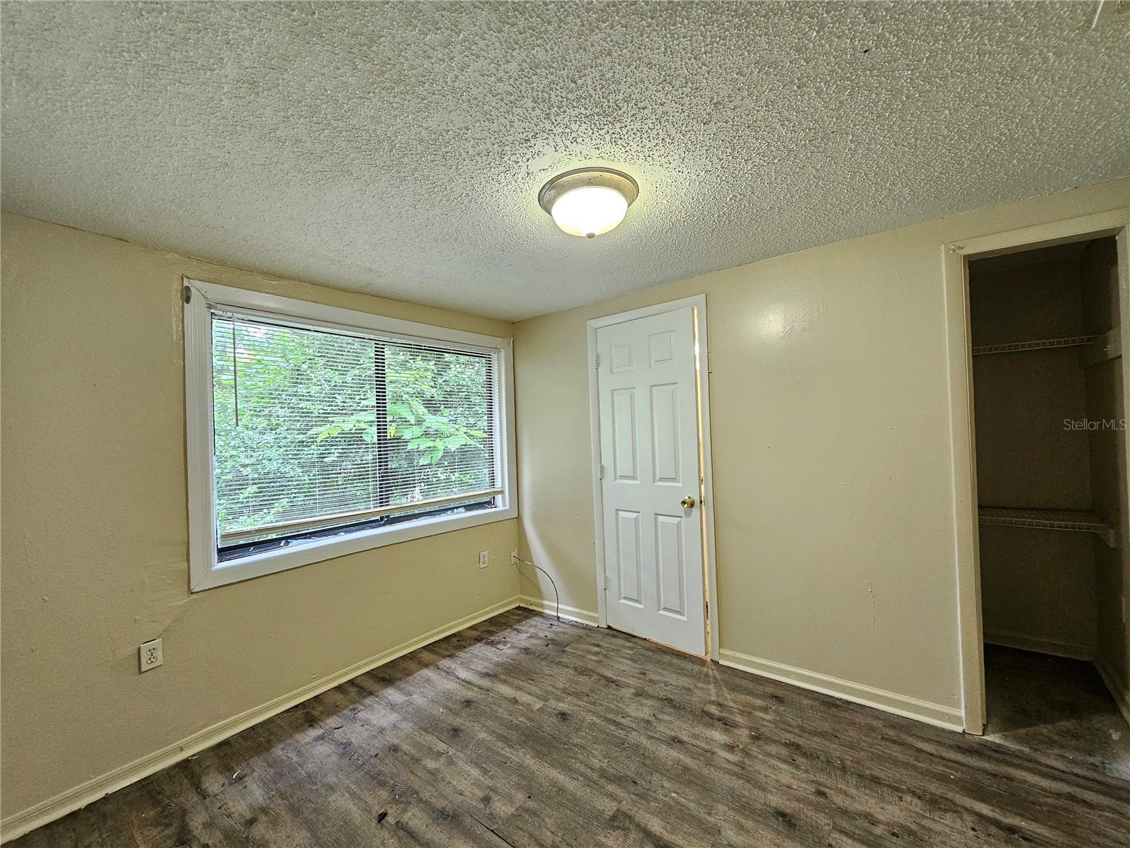 1504 E 99th Ave #b Property Photo 5