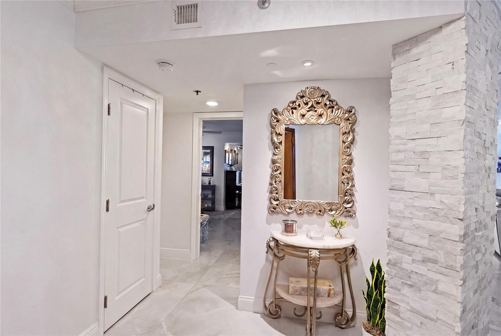 1660 Gulf Blvd #ph1 Property Photo 6