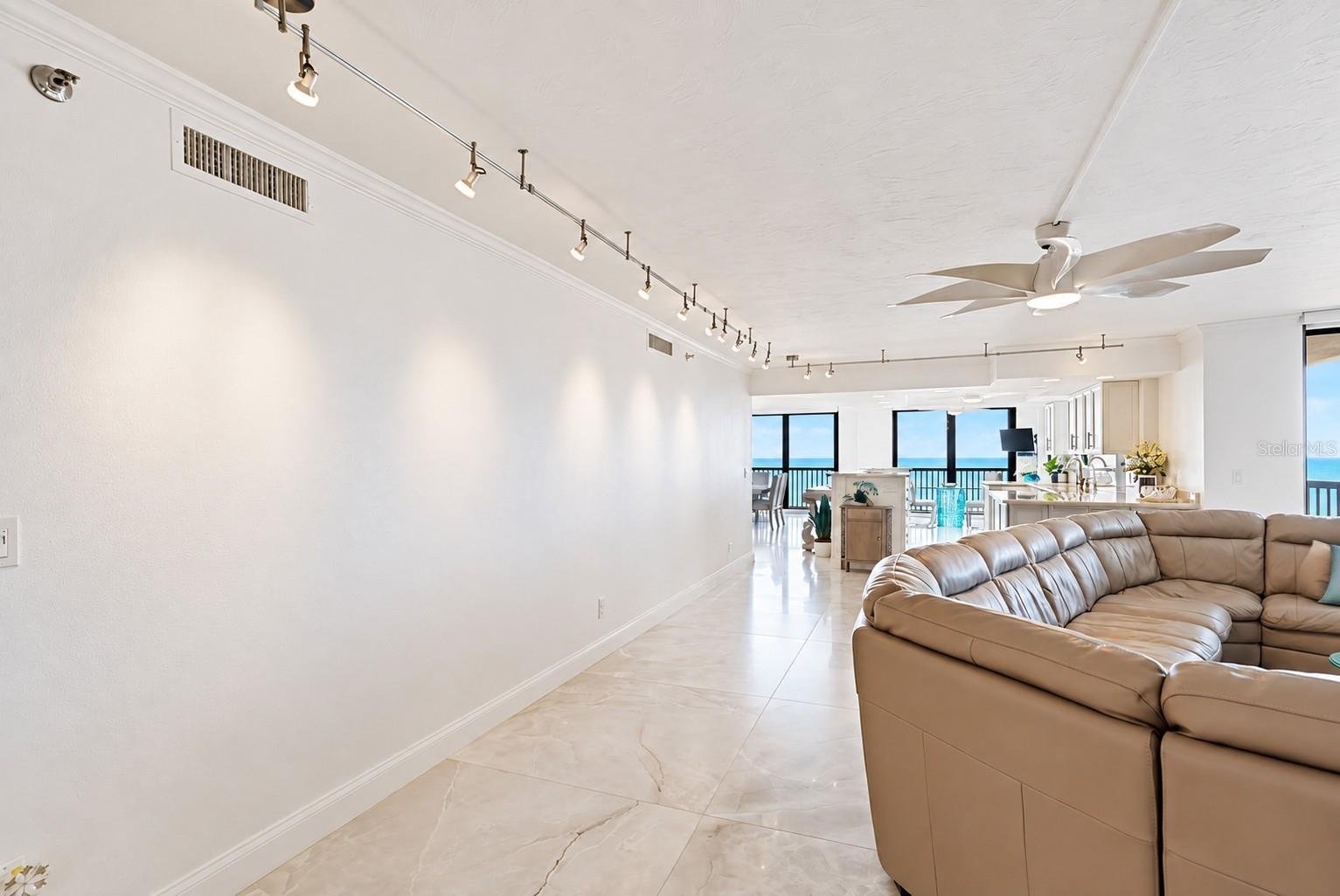 1660 Gulf Blvd #ph1 Property Photo 9