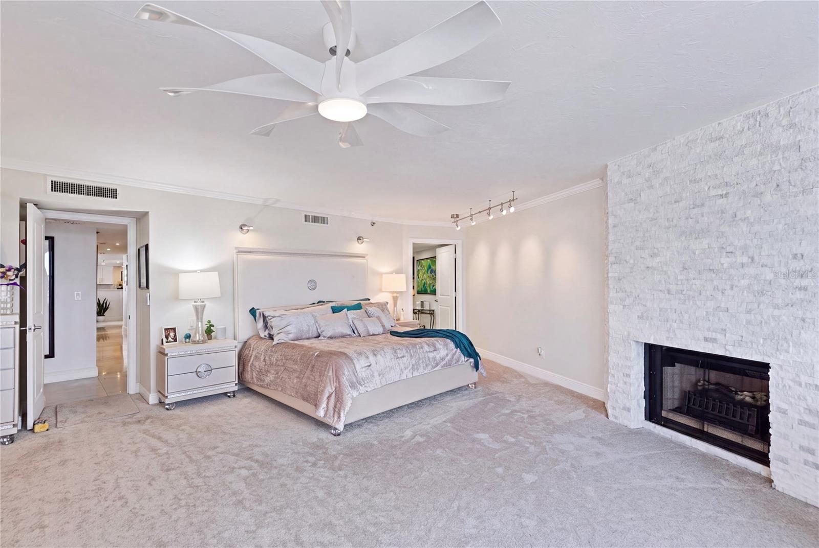 1660 Gulf Blvd #ph1 Property Photo 39