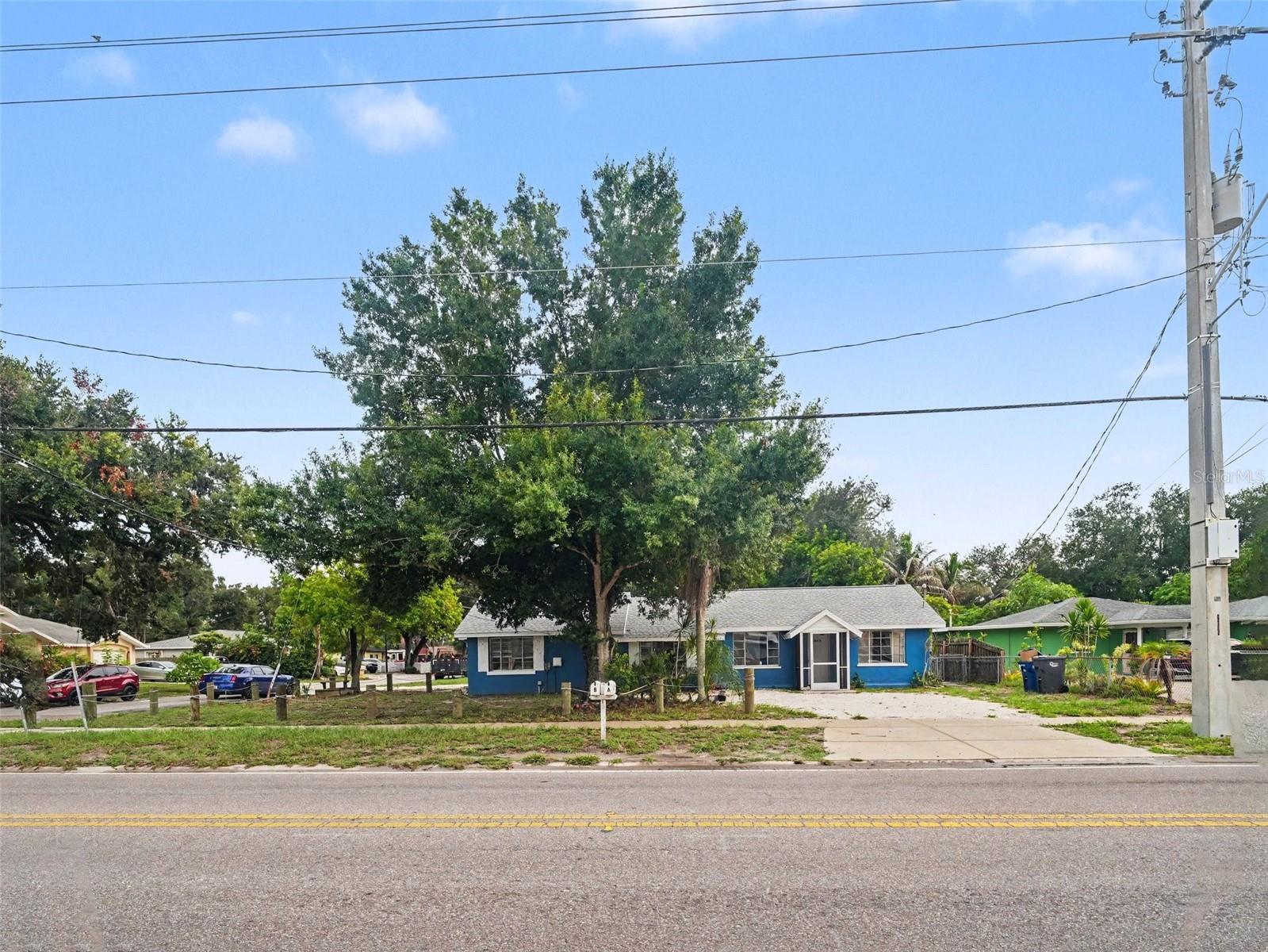 124 26th Ave E #a Property Photo 3