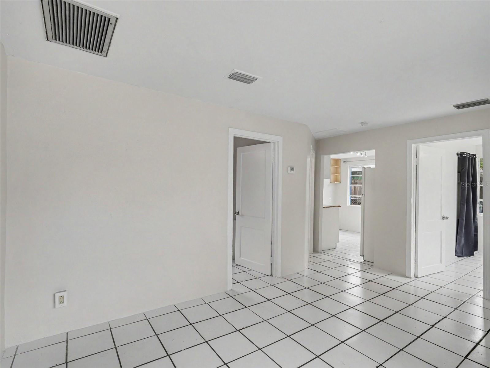 124 26th Ave E #a Property Photo 5